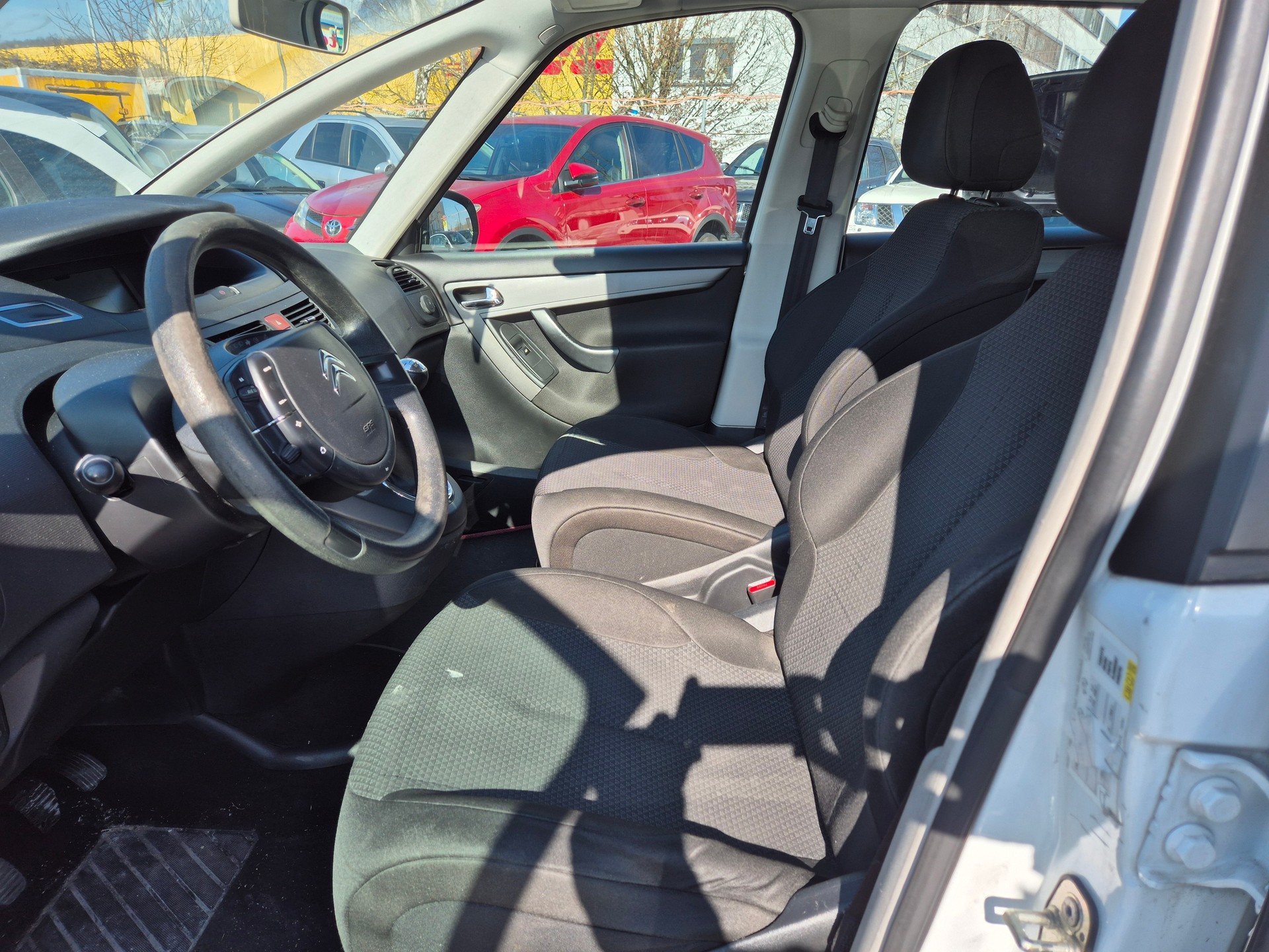 CITROEN Grand C4 Picasso 1.6i 16V Attraction-image-9