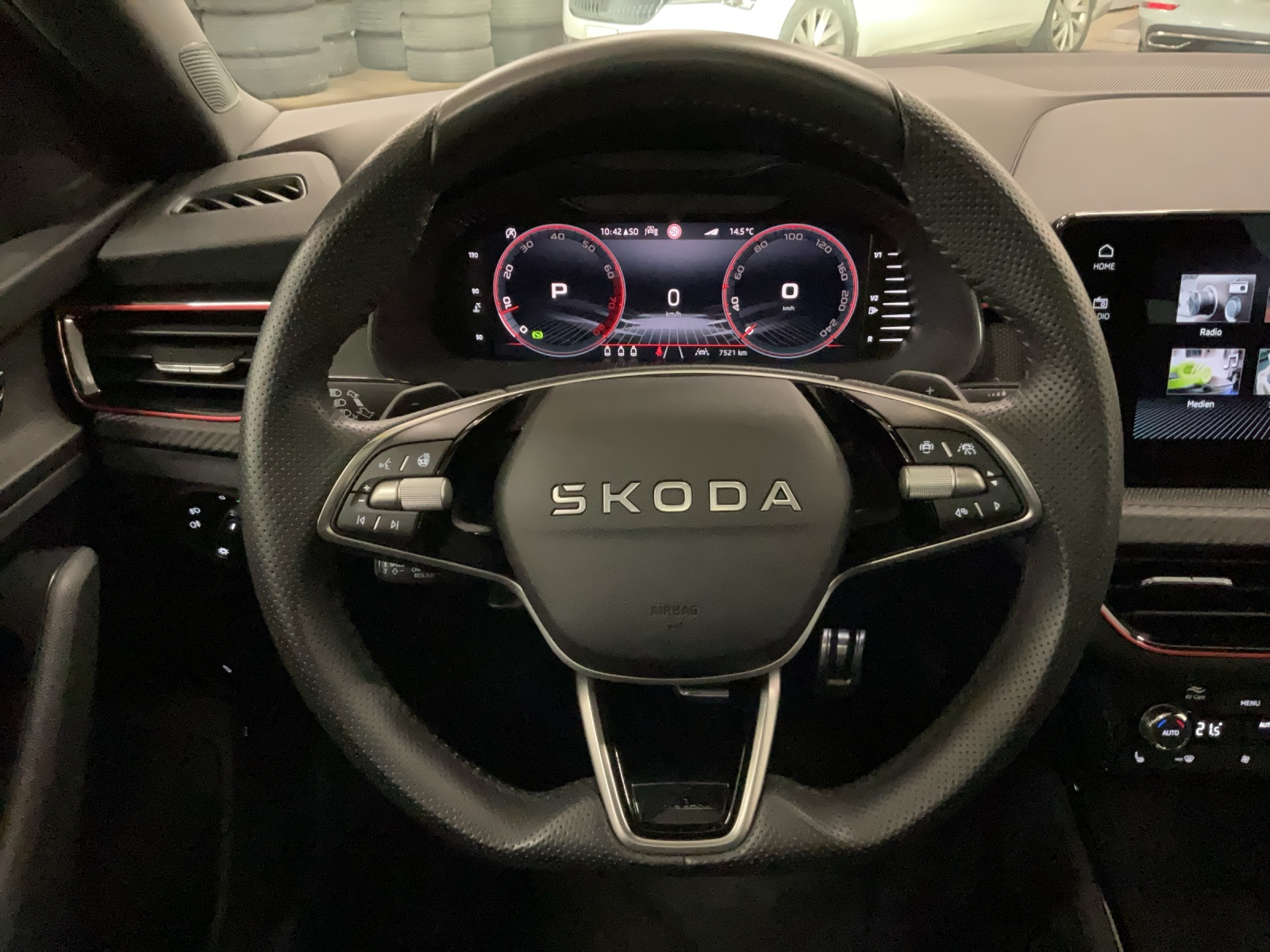 SKODA Scala 1.5 TSI Monte Carlo DSG-image-6