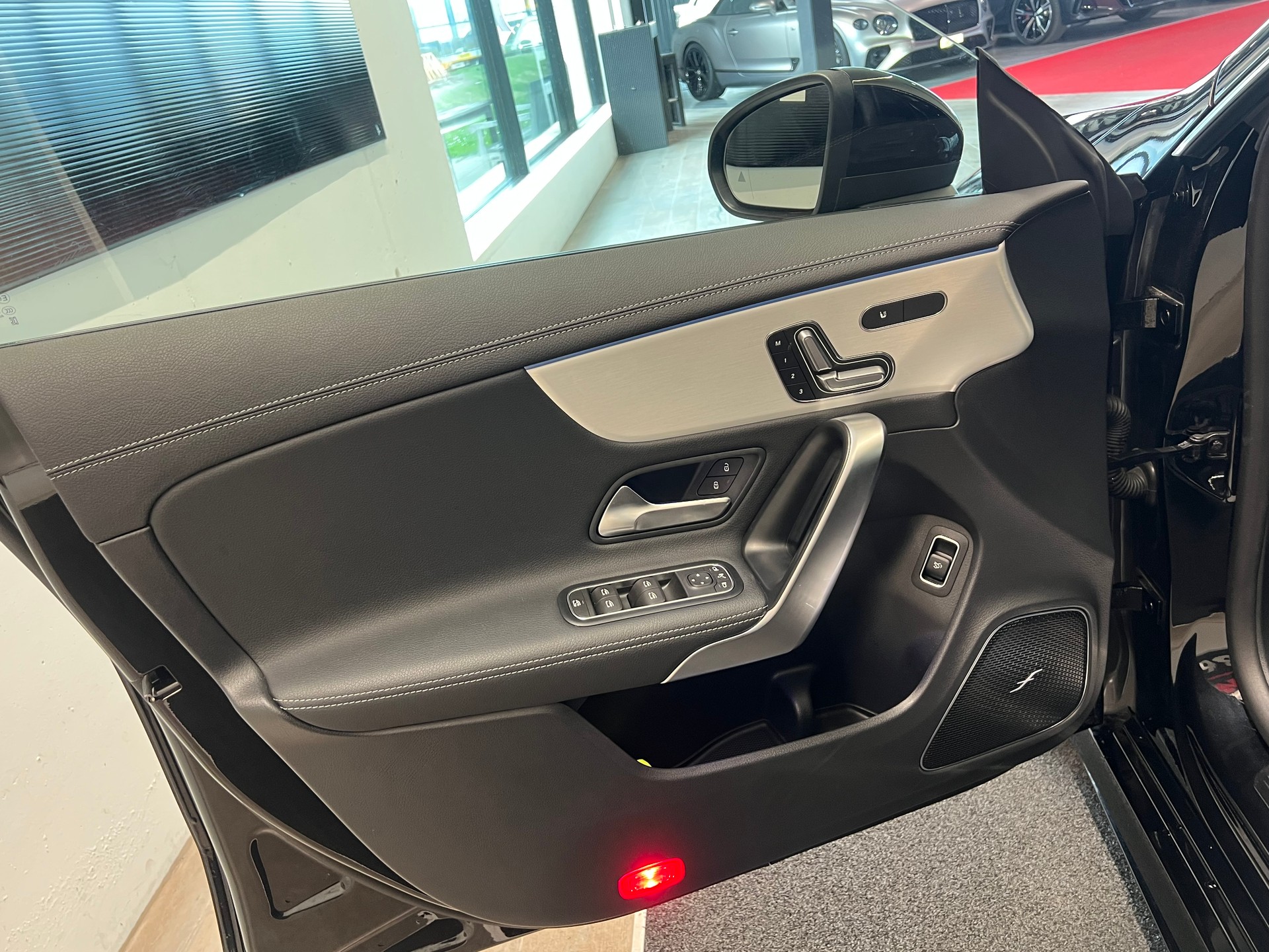 MERCEDES-BENZ CLA 45 S AMG 4Matic+ 8G-DCT-image-11