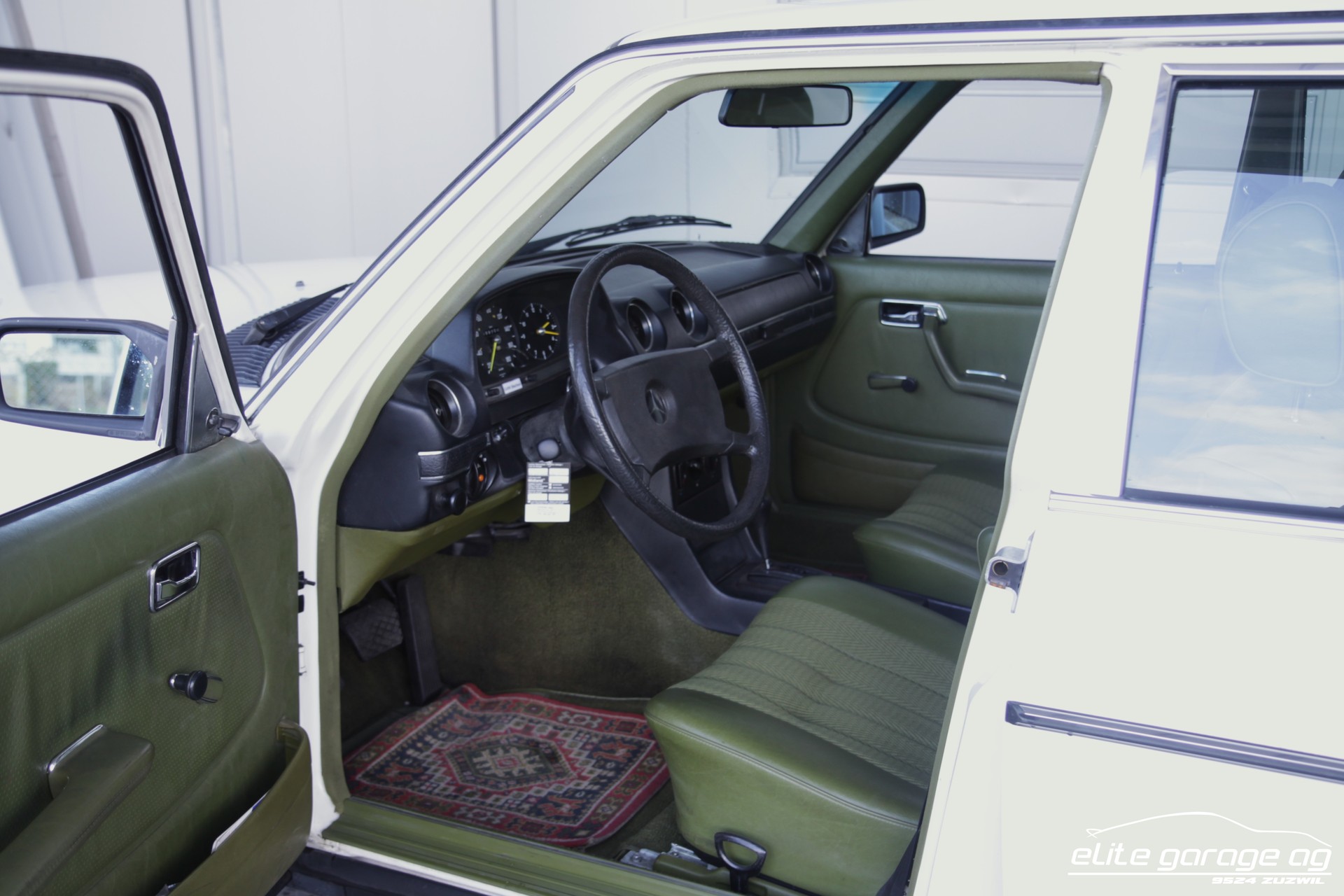 MERCEDES-BENZ 300 D VETERANENFAHRZEUG-image-12