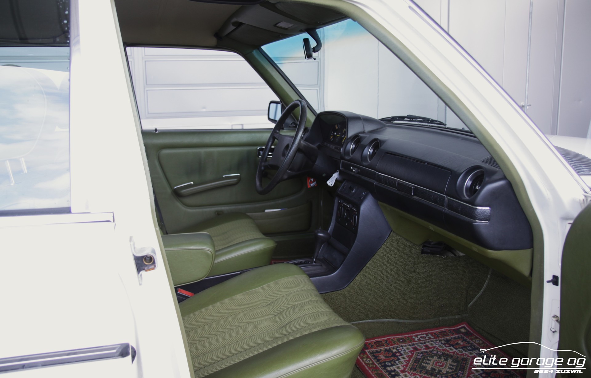 MERCEDES-BENZ 300 D VETERANENFAHRZEUG-image-14