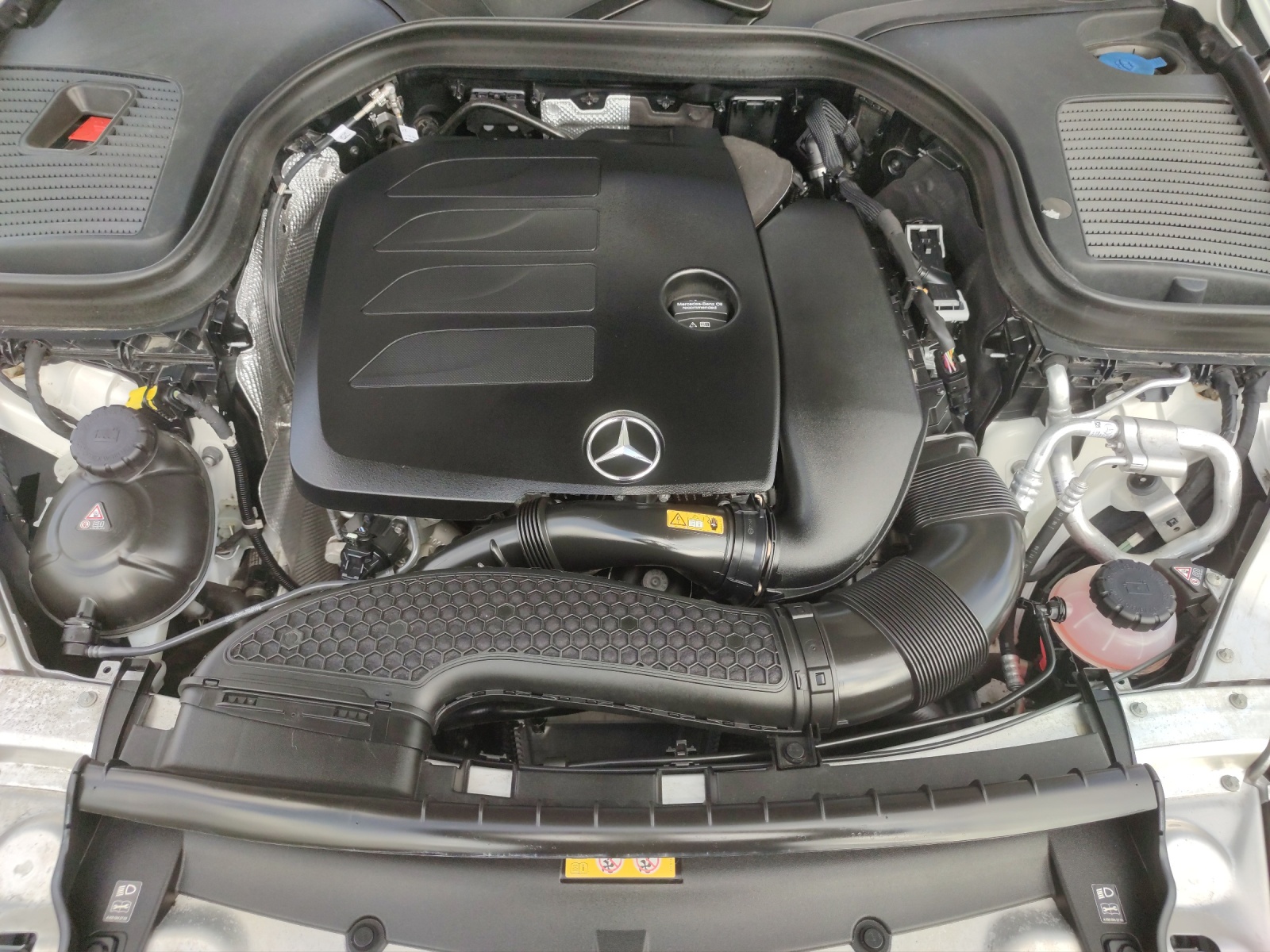 MERCEDES-BENZ GLC 300 AMG Line 4Matic-image-8