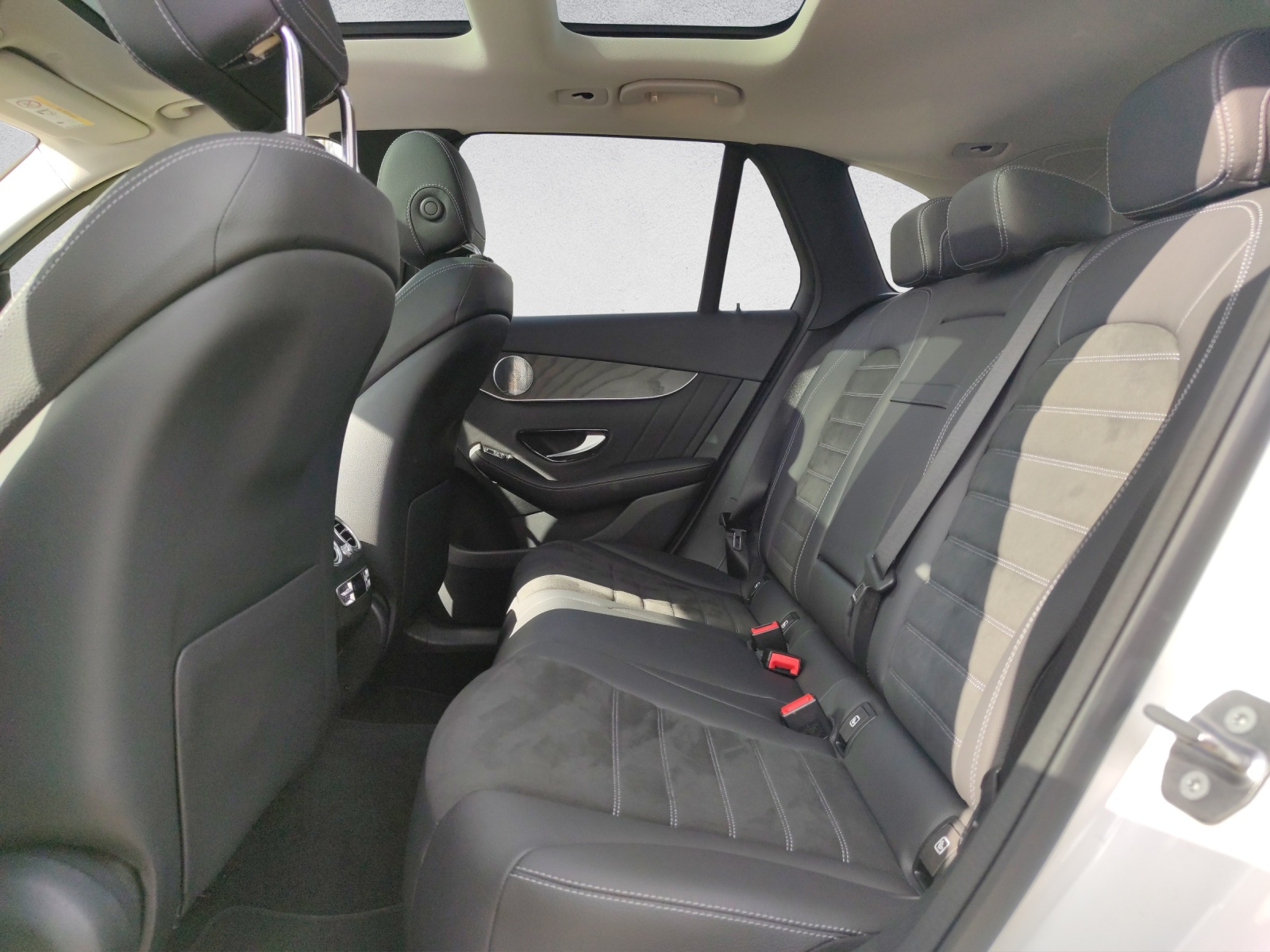 MERCEDES-BENZ GLC 300 AMG Line 4Matic-image-12
