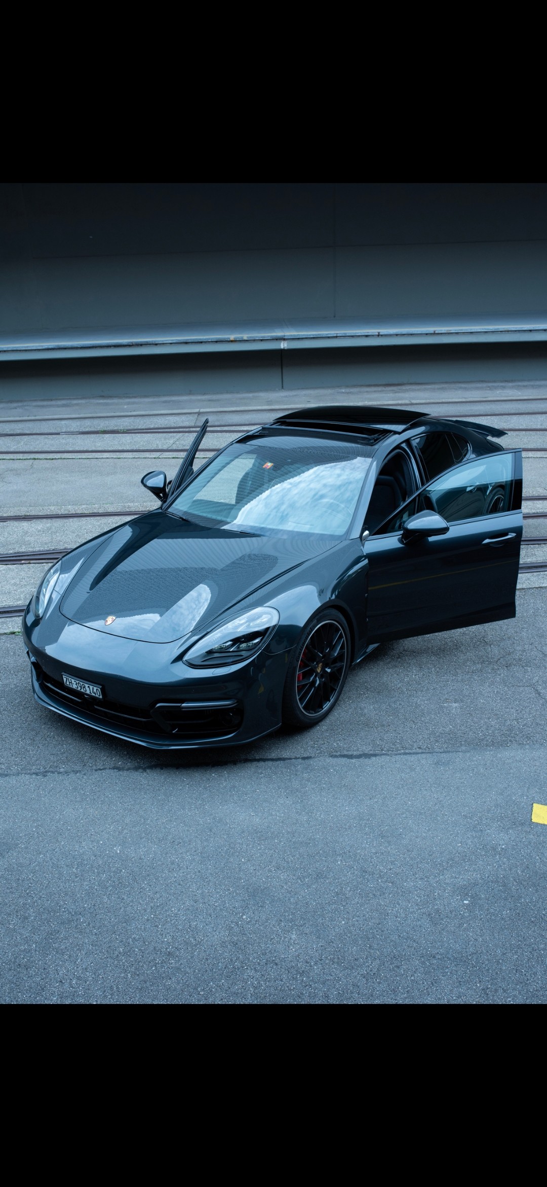 PORSCHE Panamera GTS V8 PDK (Akrapovic)-image-9