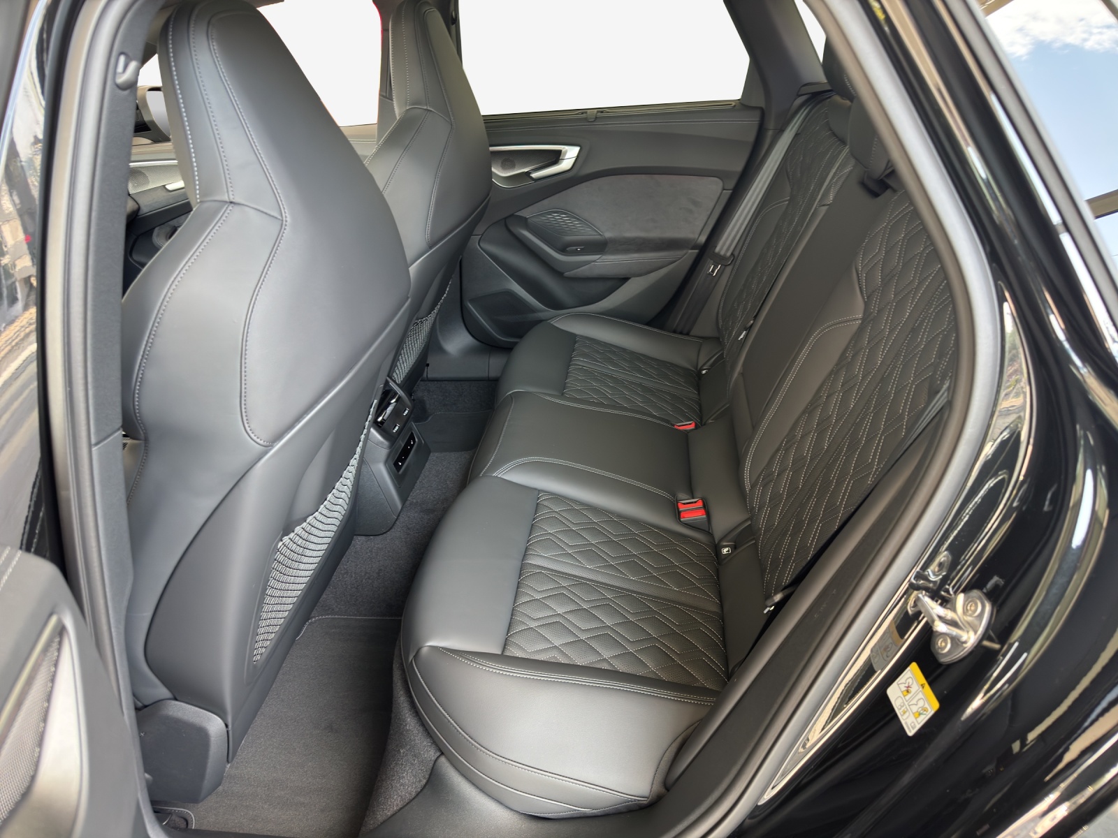 AUDI S5 Avant TFSI quattro S tronic-image-11