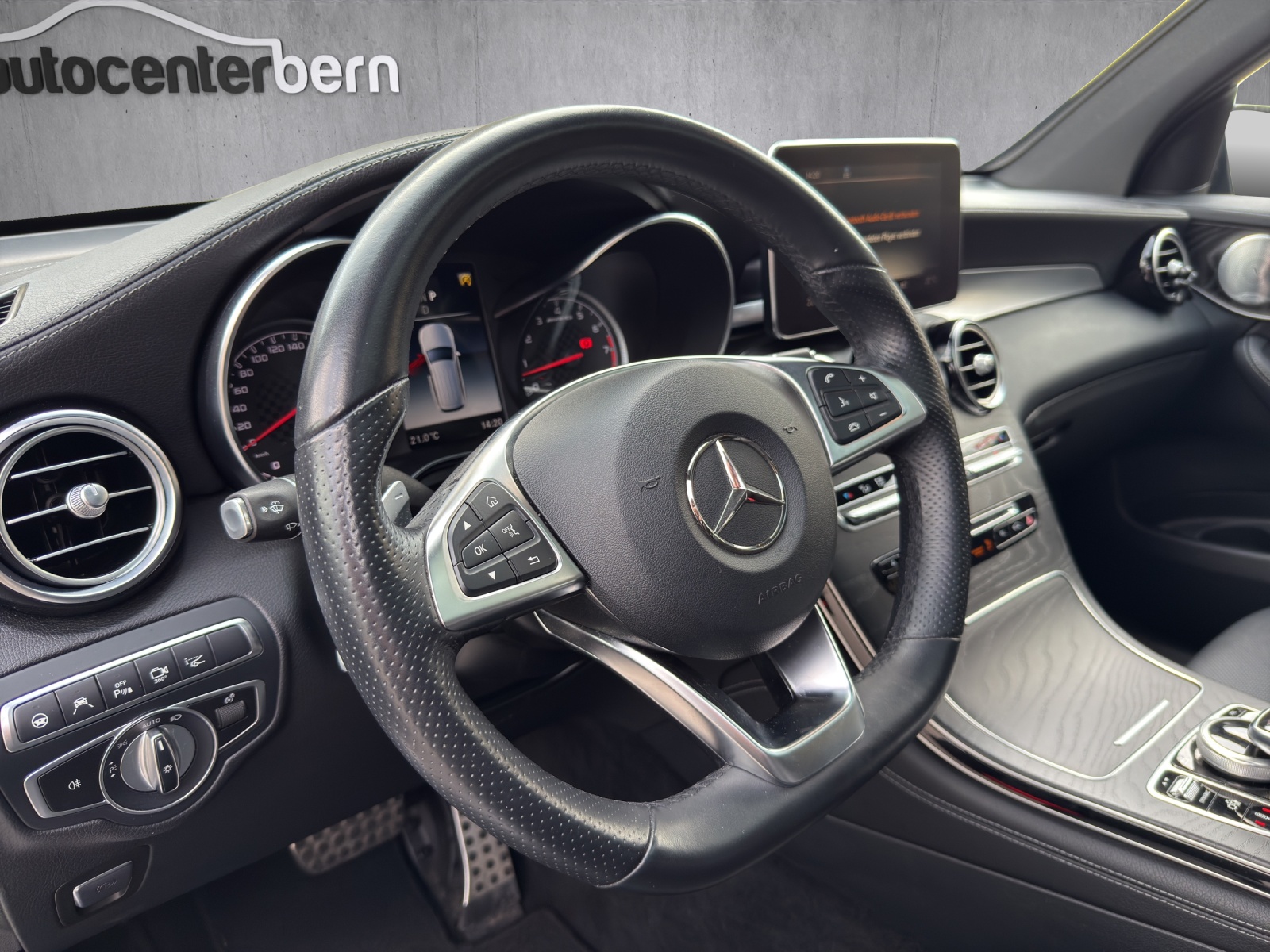 MERCEDES-BENZ GLC 43 AMG 4Matic 9G-Tronic-image-8