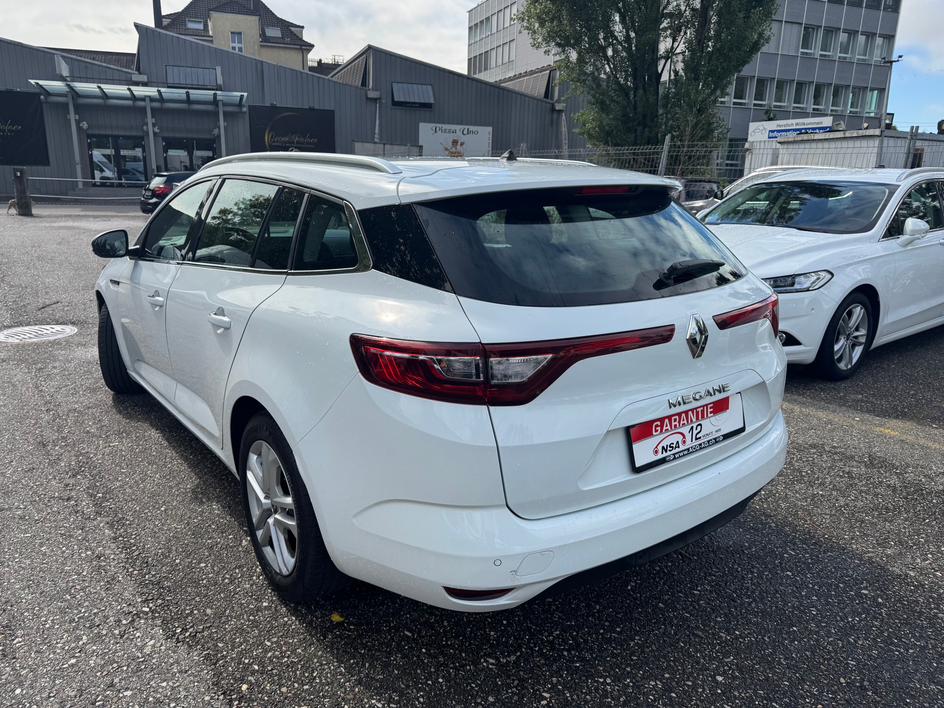 RENAULT Mégane Grandtour 1.5 dCi Business EDC * Gr. Navi * Klima-auto * PDC V+H * Tempomat * Frisch Ab MFK-image-9