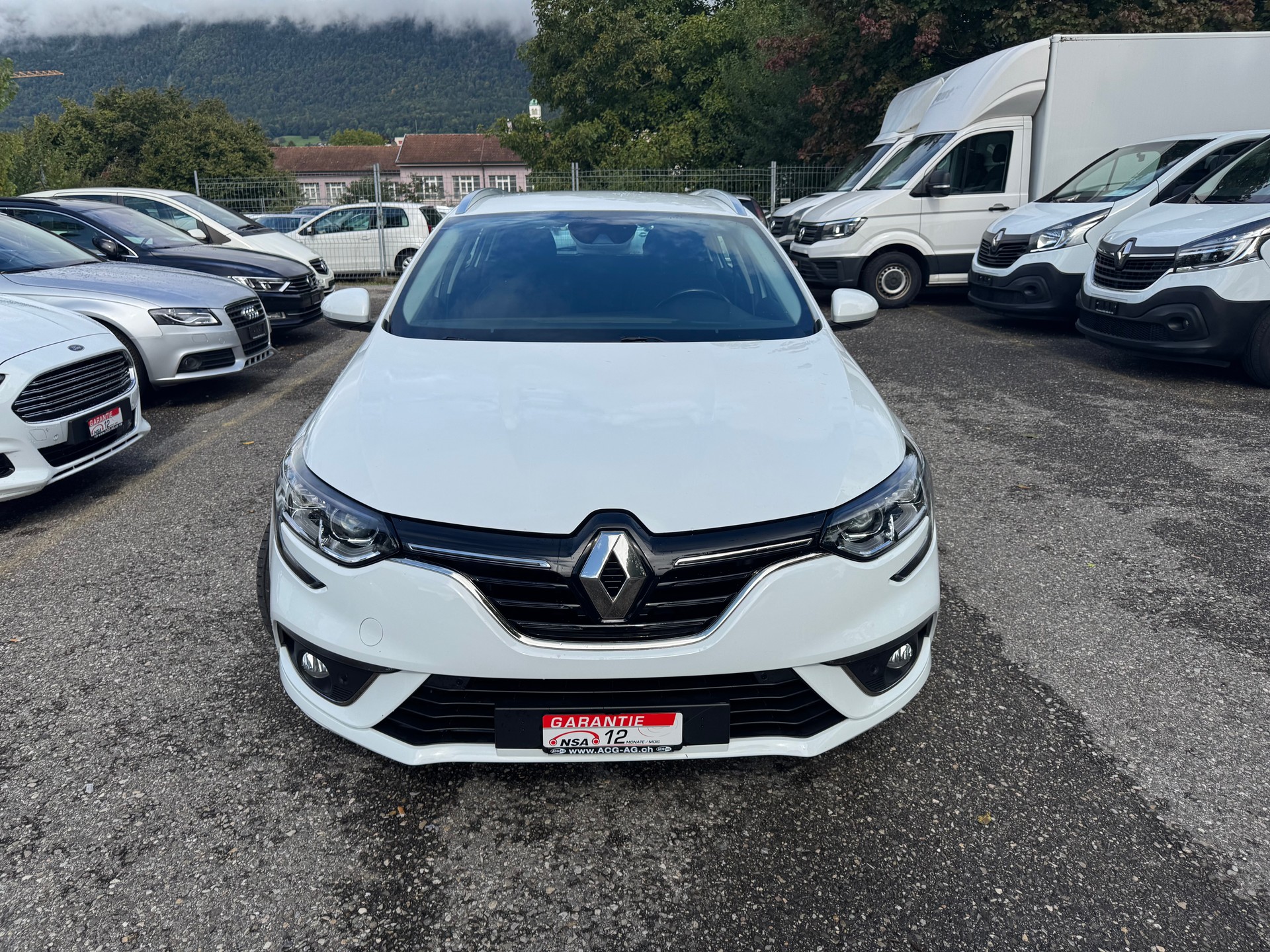 RENAULT Mégane Grandtour 1.5 dCi Business EDC * Gr. Navi * Klima-auto * PDC V+H * Tempomat * Frisch Ab MFK-image-1