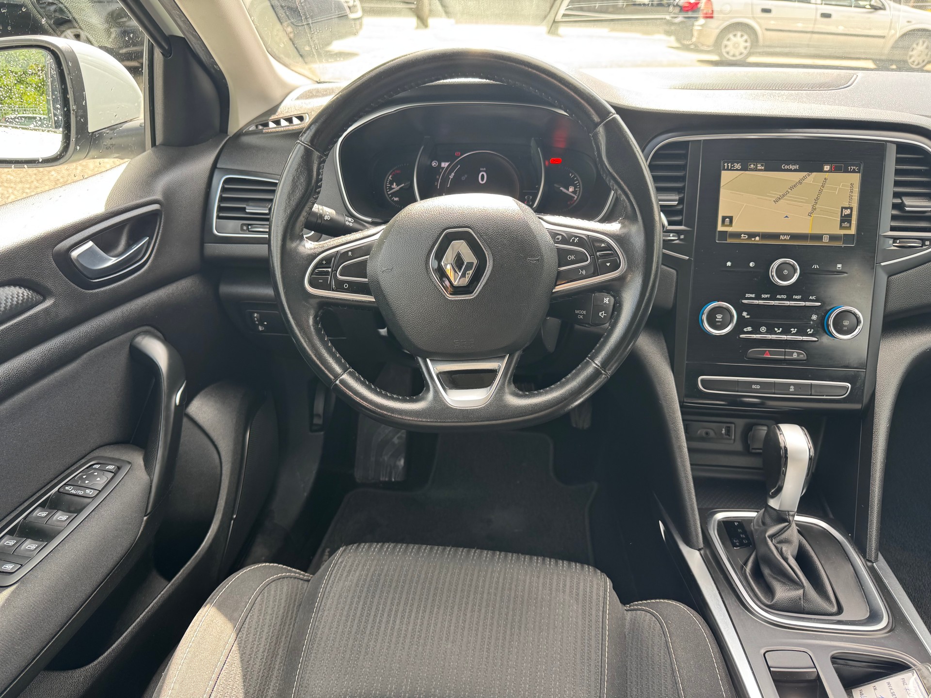 RENAULT Mégane Grandtour 1.5 dCi Business EDC * Gr. Navi * Klima-auto * PDC V+H * Tempomat * Frisch Ab MFK-image-3