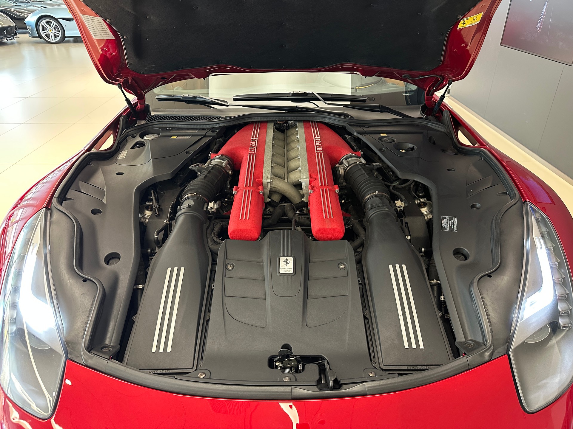 FERRARI F12 Berlinetta-image-14