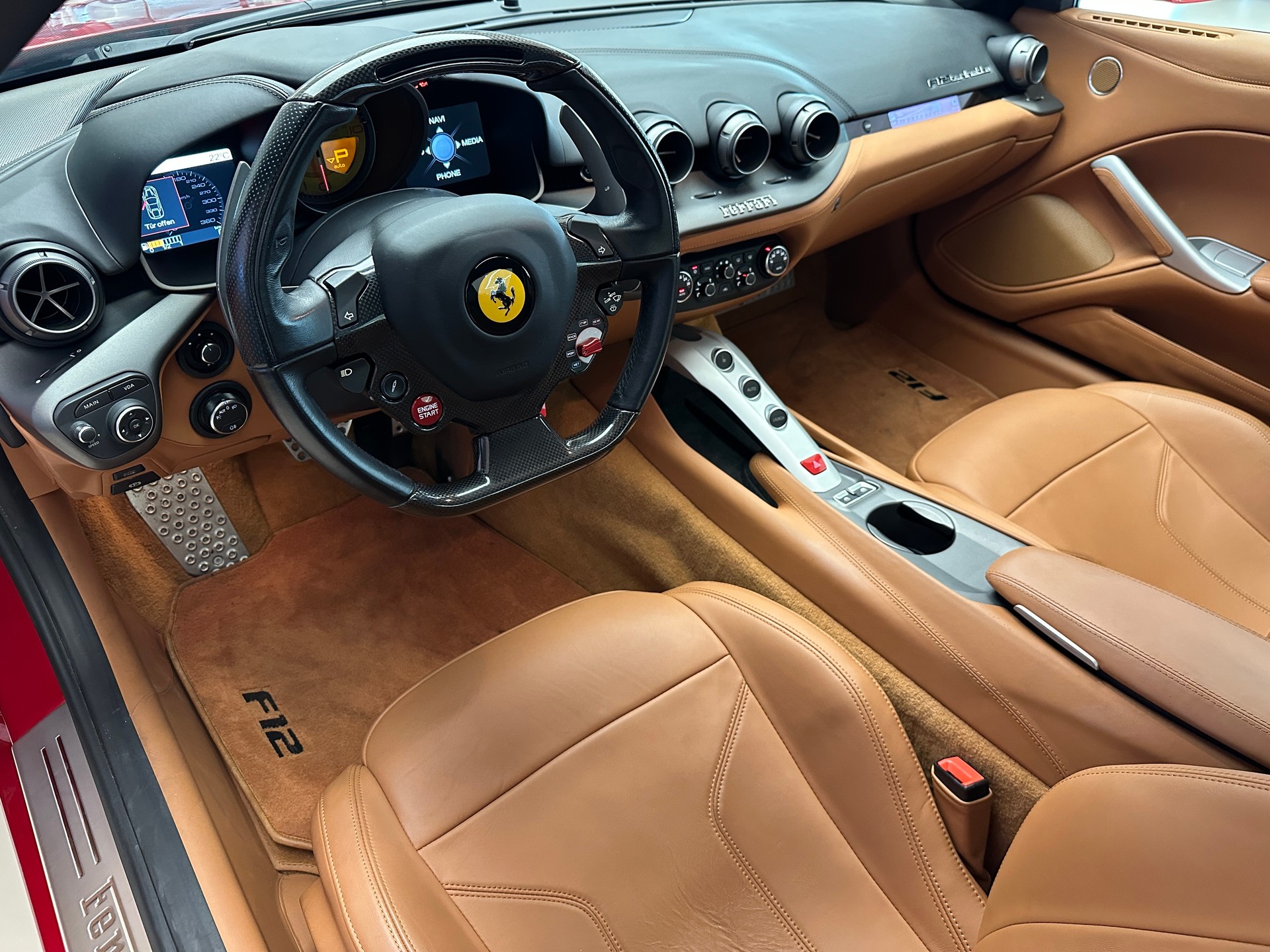 FERRARI F12 Berlinetta-image-13