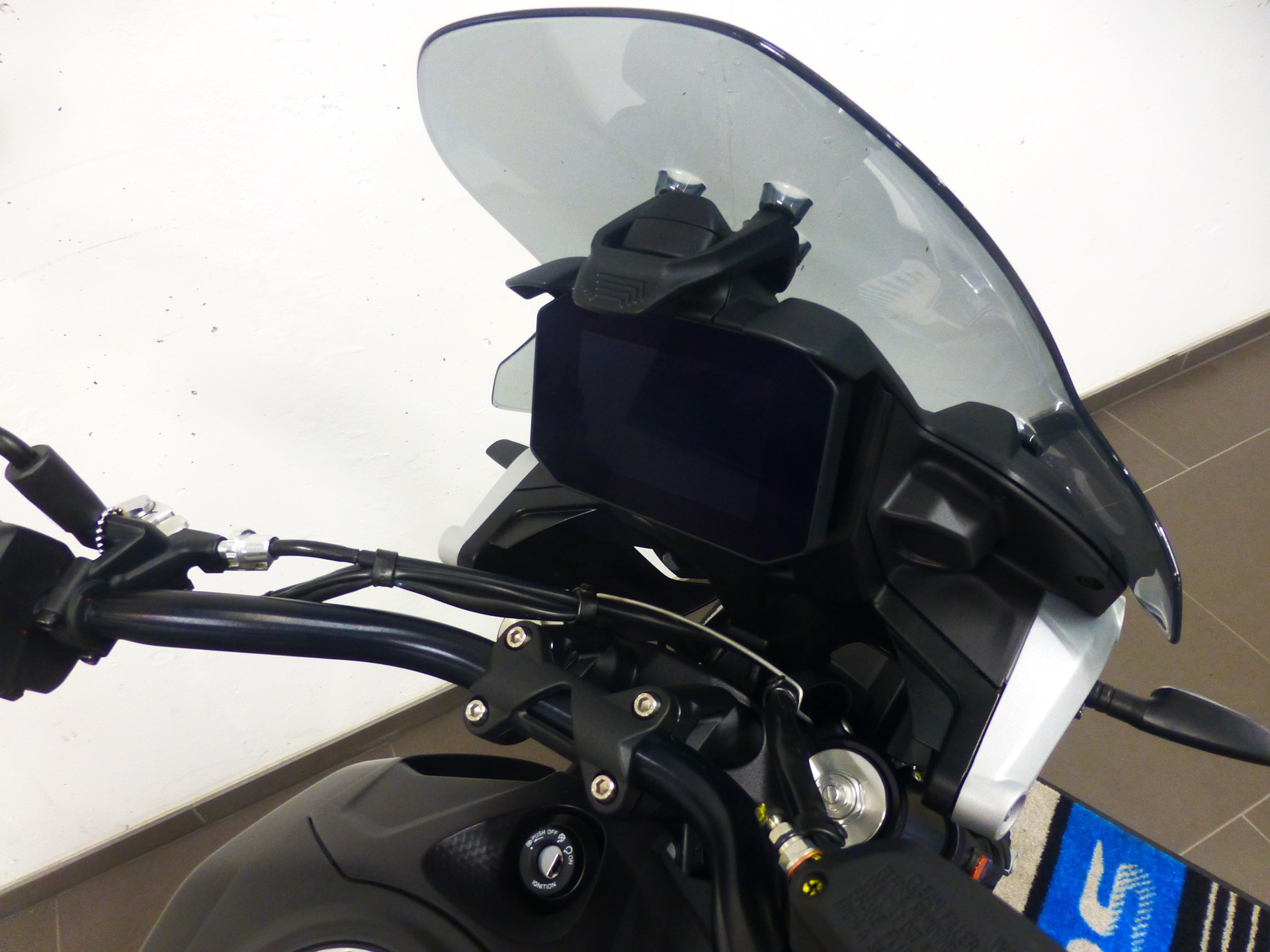 MOTO GUZZI V85 TT Strada E5+ 35KW-image-13