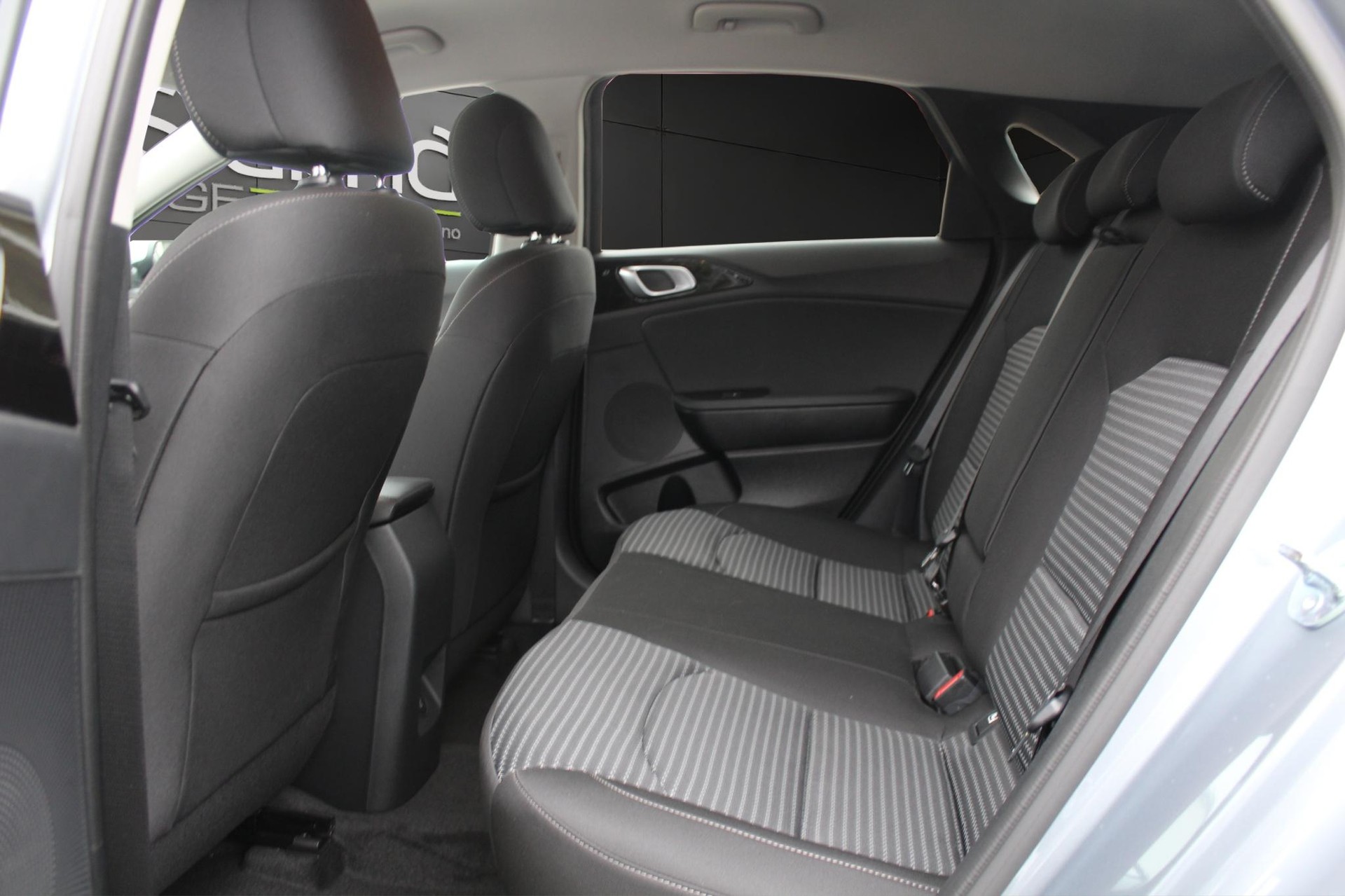KIA Ceed 1.5 T-GDi MHEV Power-image-8