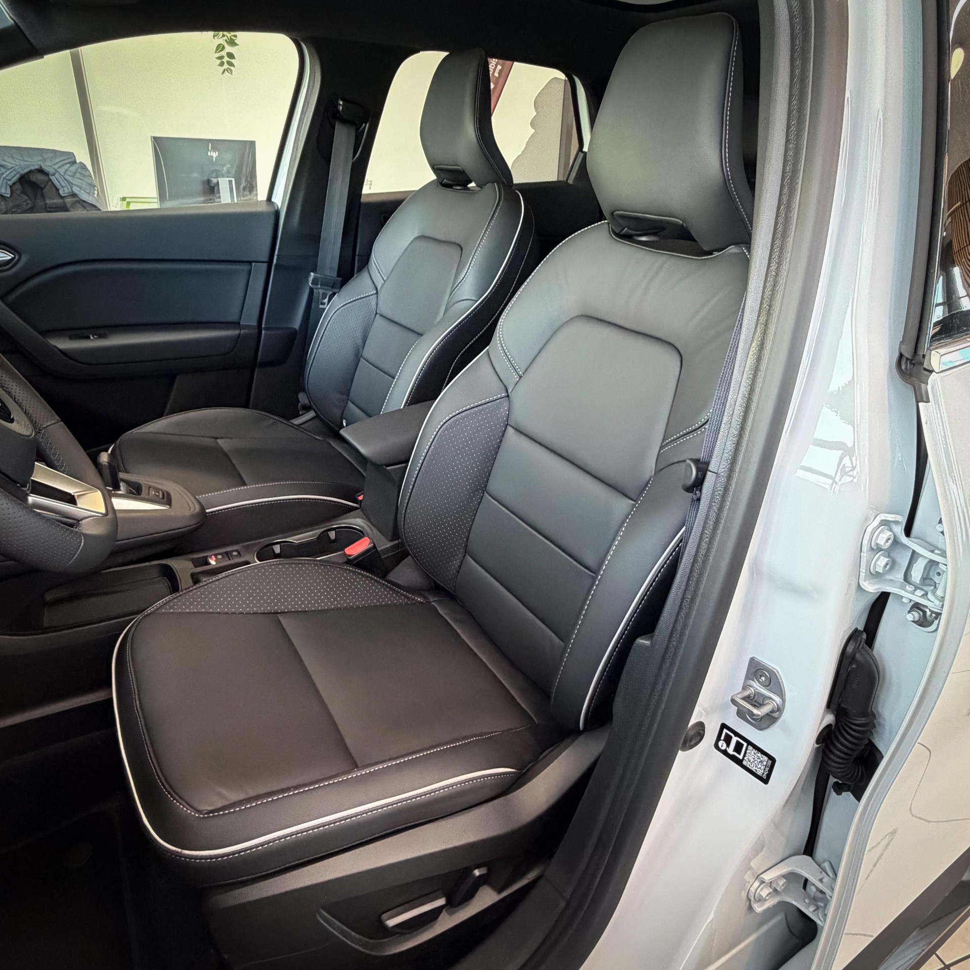 MITSUBISHI Grandis 1.8 HEV Instyle-image-9