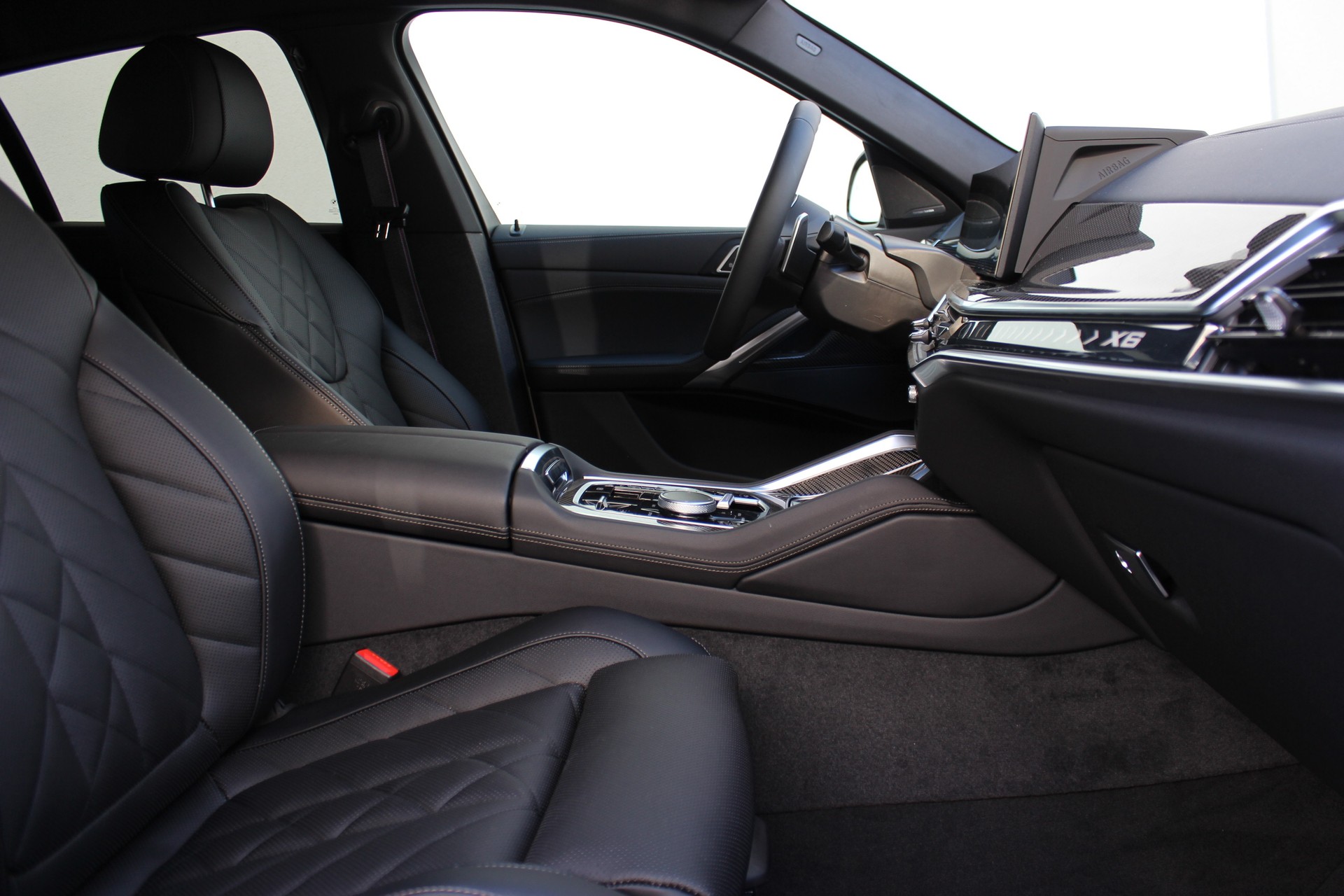 BMW X6 xDrive 48V 30d M Sport Pro MINERALWEISS-image-13