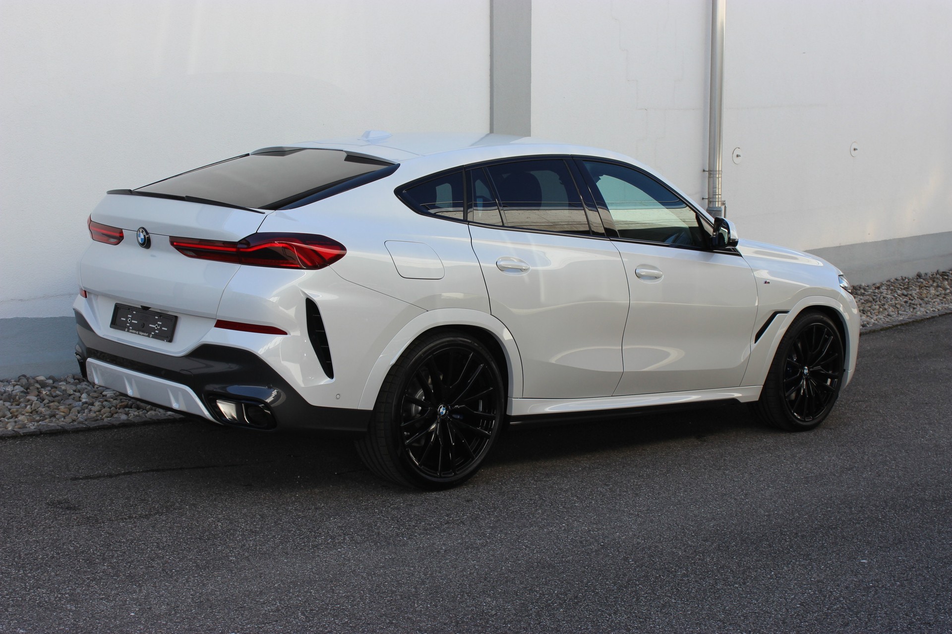 BMW X6 xDrive 48V 30d M Sport Pro MINERALWEISS-image-4