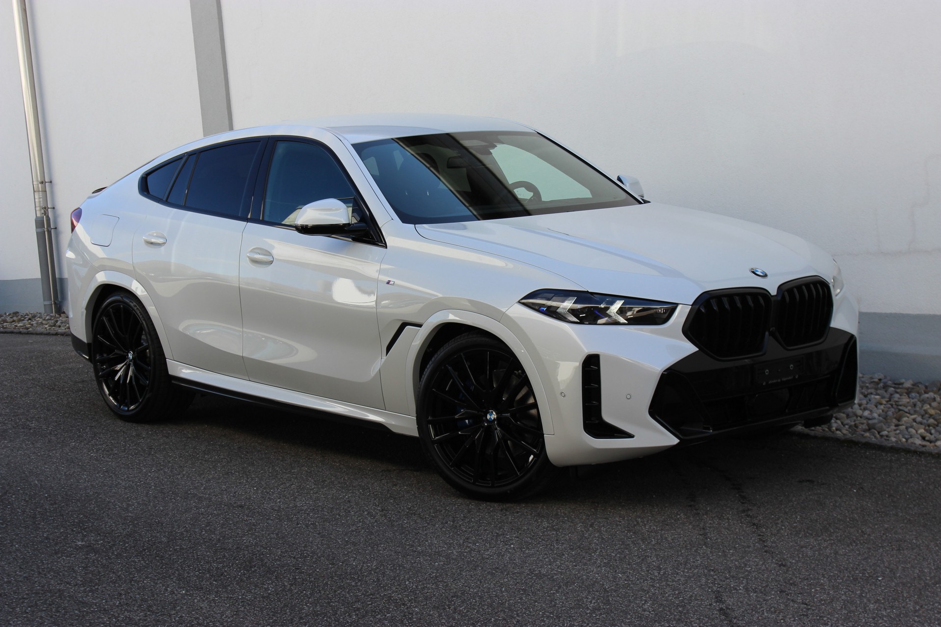 BMW X6 xDrive 48V 30d M Sport Pro MINERALWEISS-image-6
