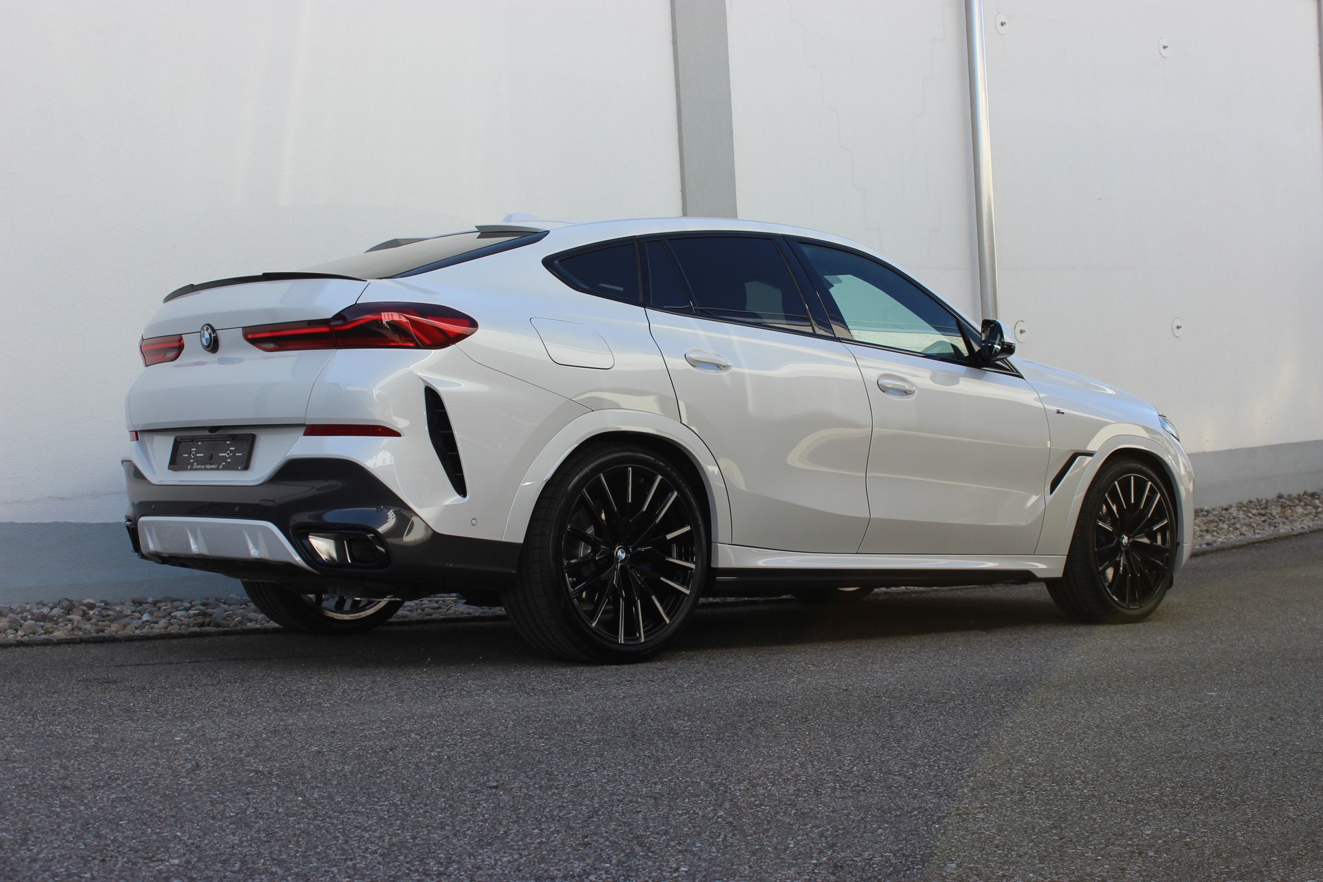 BMW X6 xDrive 48V 30d M Sport Pro MINERALWEISS-image-14
