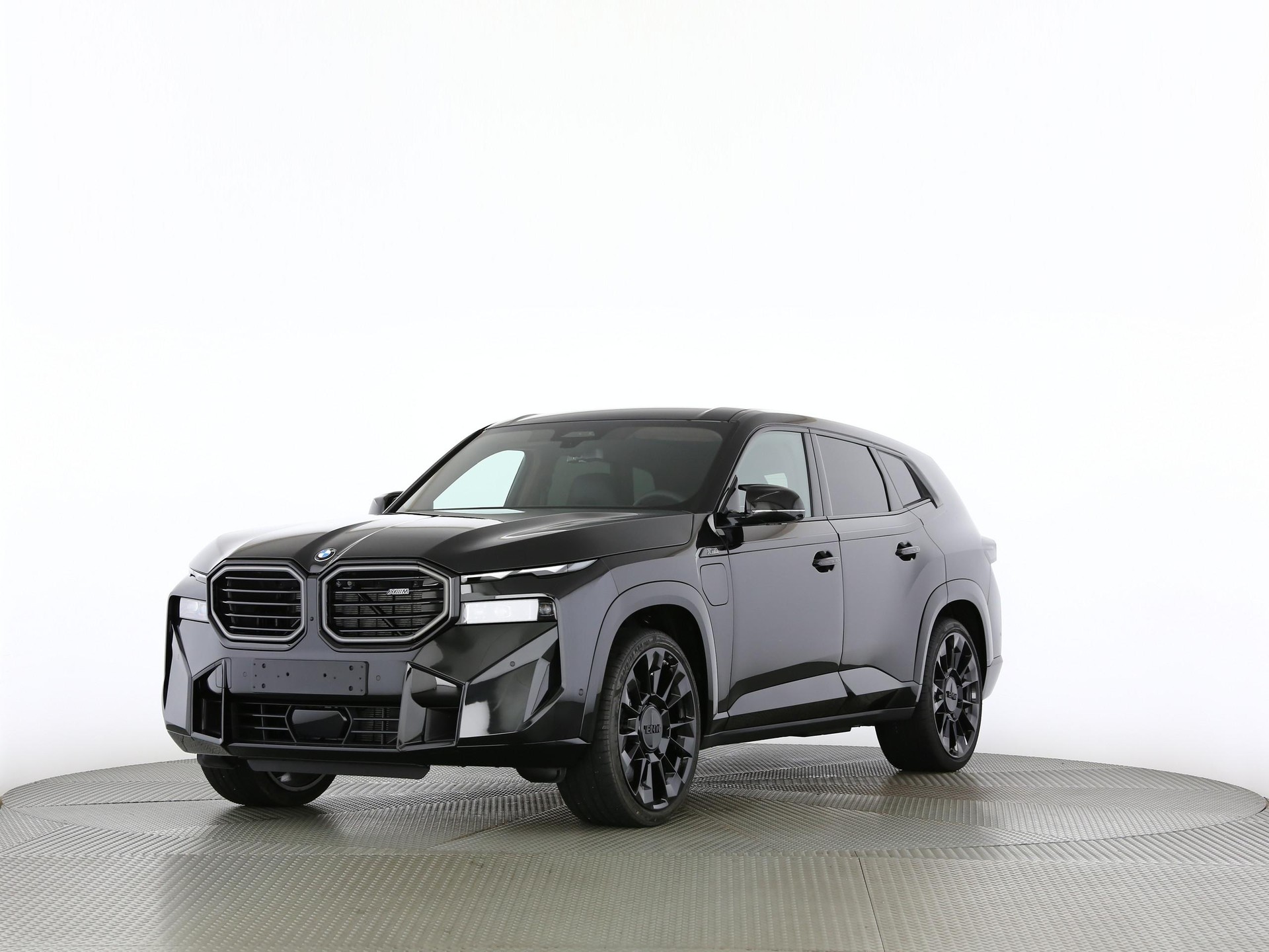 BMW XM 50e Plug-in Hybrid-image-7