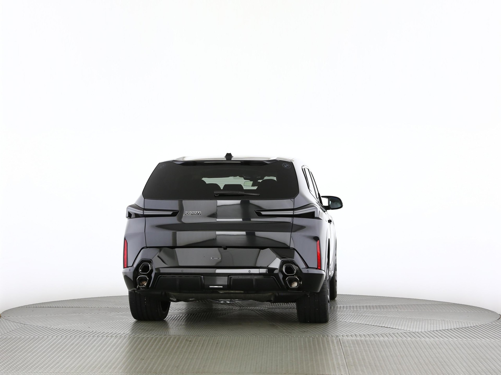 BMW XM 50e Plug-in Hybrid-image-17
