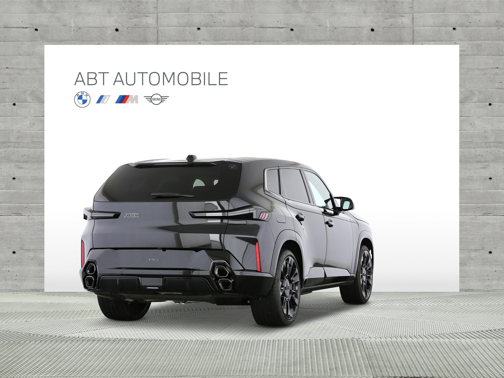 BMW XM 50e Plug-in Hybrid-image-2