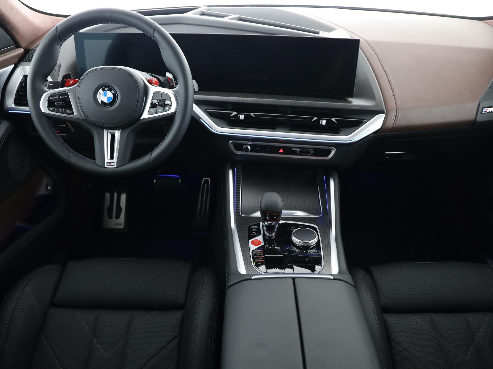 BMW XM 50e Plug-in Hybrid-image-5