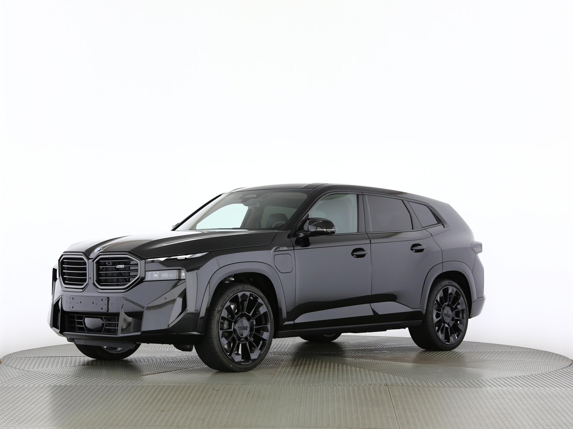 BMW XM 50e Plug-in Hybrid-image-8