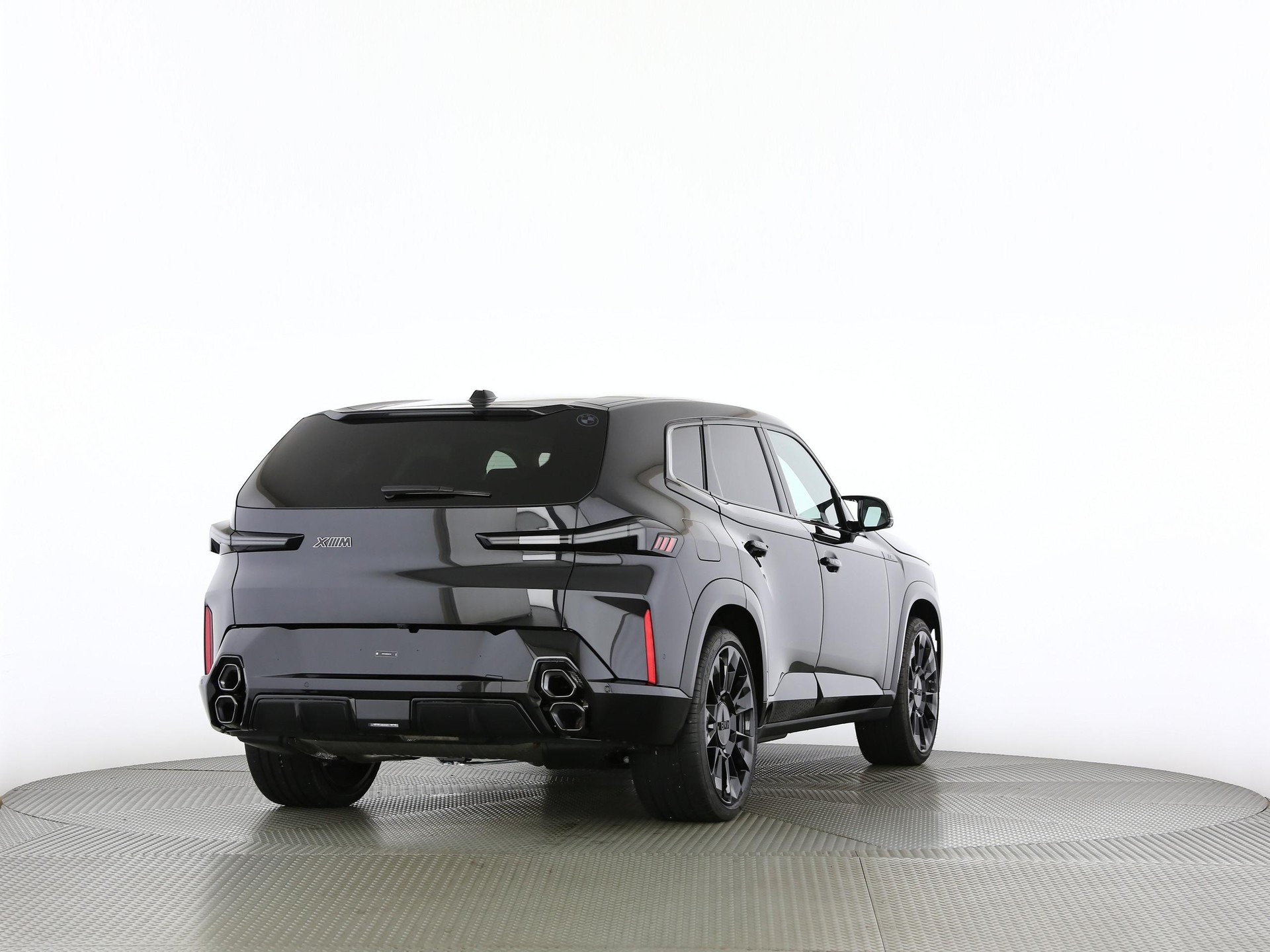 BMW XM 50e Plug-in Hybrid-image-18