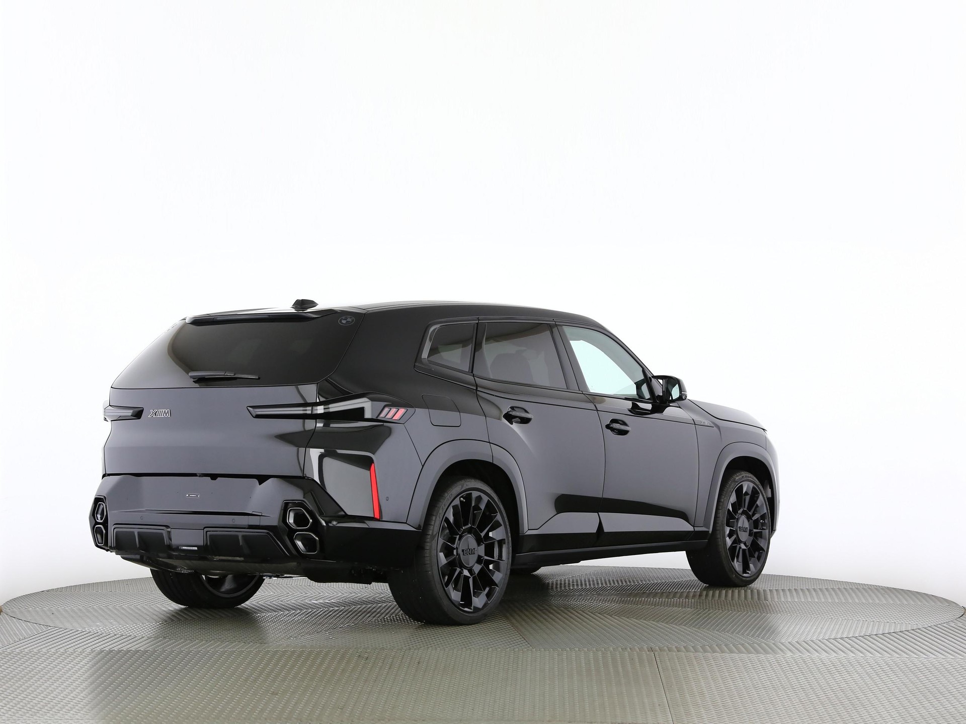 BMW XM 50e Plug-in Hybrid-image-19