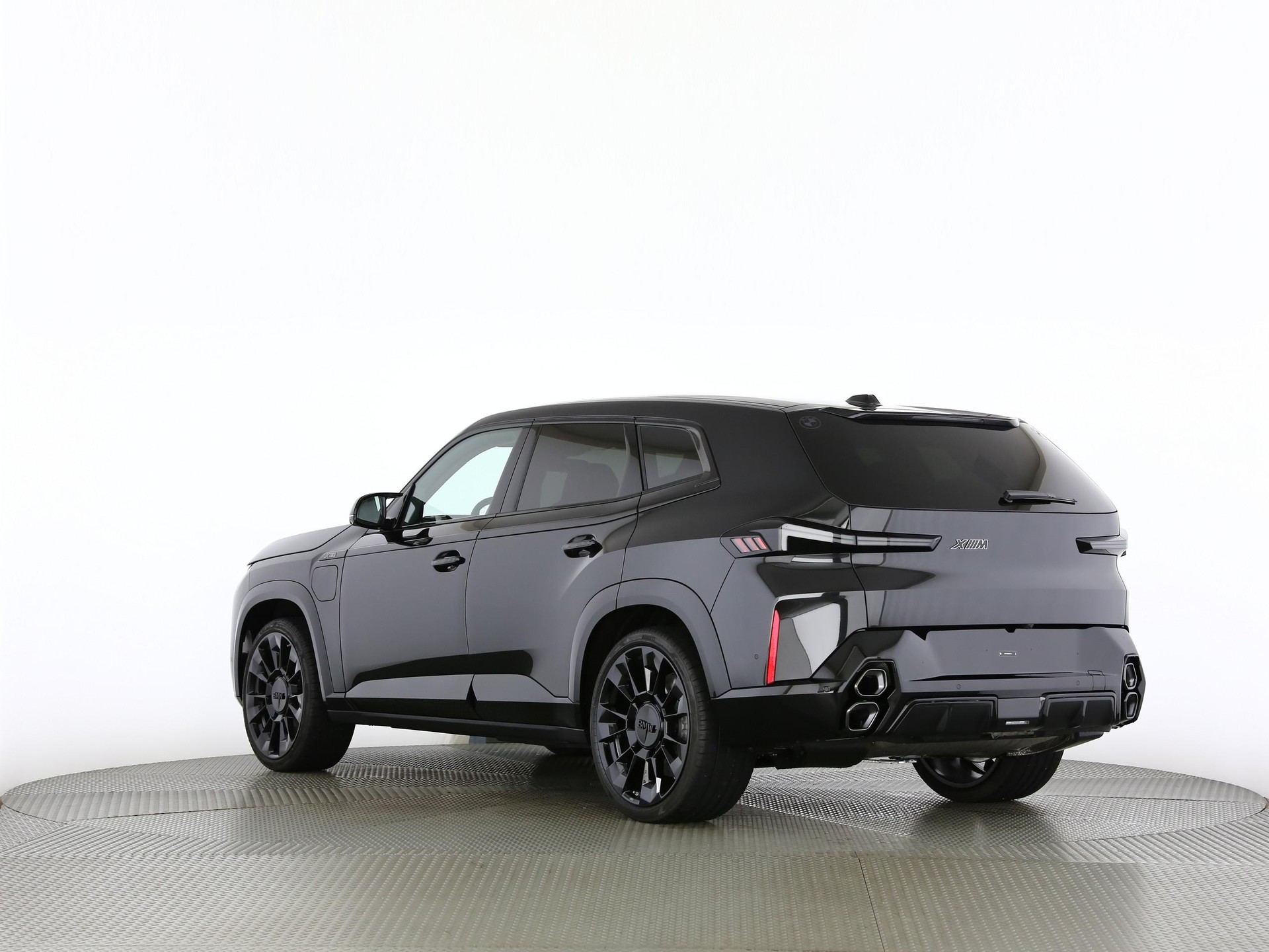 BMW XM 50e Plug-in Hybrid-image-15