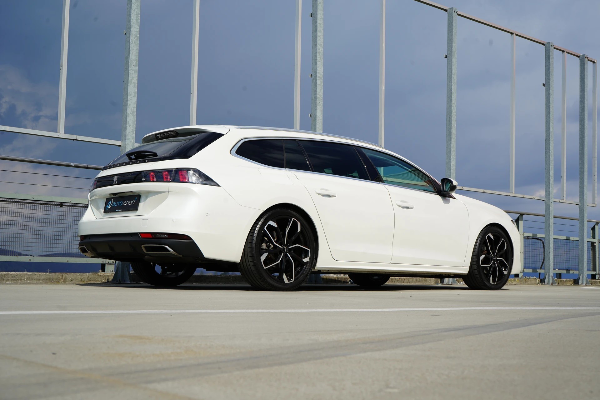 PEUGEOT 508 SW 1.2 PURE TECH ALLURE EAT8 l 130 PS-image-6