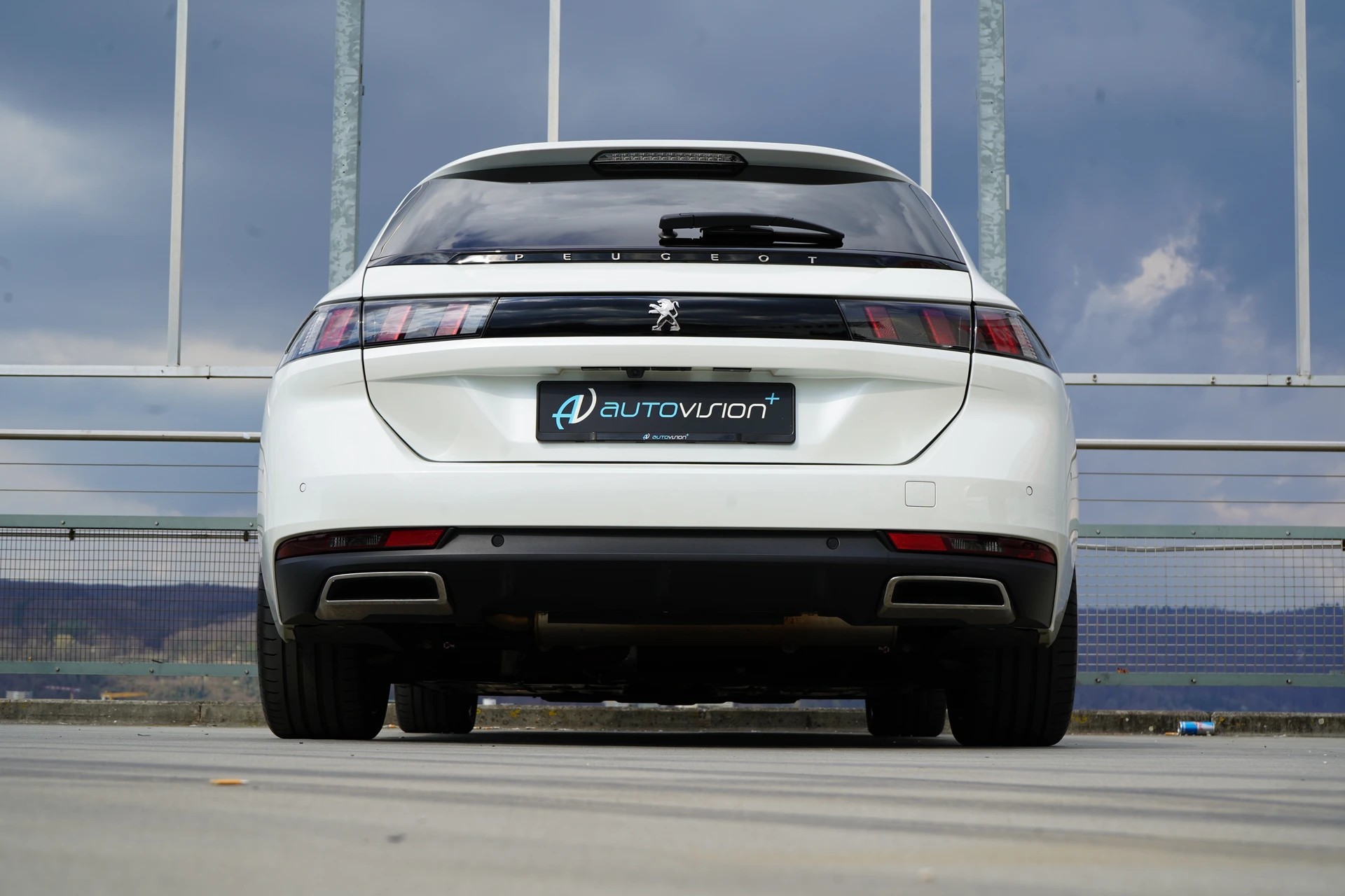 PEUGEOT 508 SW 1.2 PURE TECH ALLURE EAT8 l 130 PS-image-15