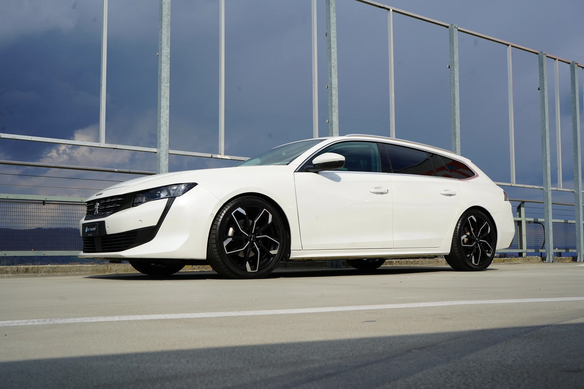 PEUGEOT 508 SW 1.2 PURE TECH ALLURE EAT8 l 130 PS-image-10