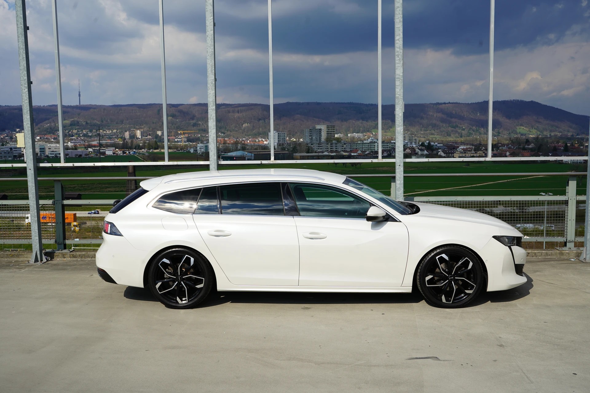 PEUGEOT 508 SW 1.2 PURE TECH ALLURE EAT8 l 130 PS-image-4