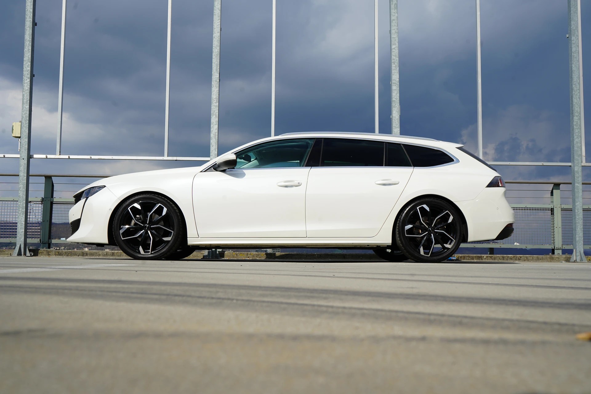 PEUGEOT 508 SW 1.2 PURE TECH ALLURE EAT8 l 130 PS-image-3