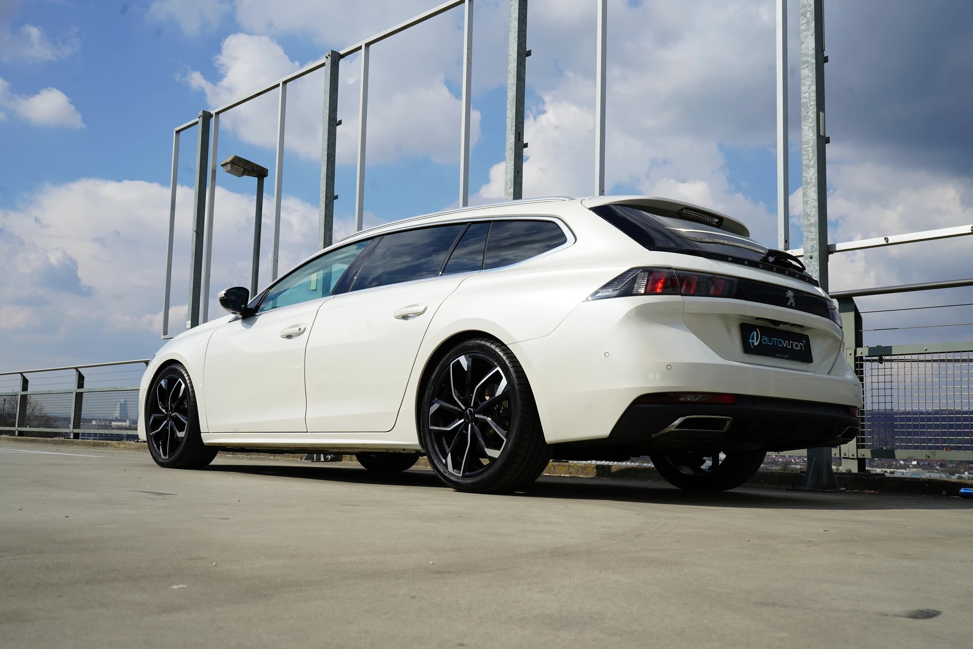 PEUGEOT 508 SW 1.2 PURE TECH ALLURE EAT8 l 130 PS-image-9