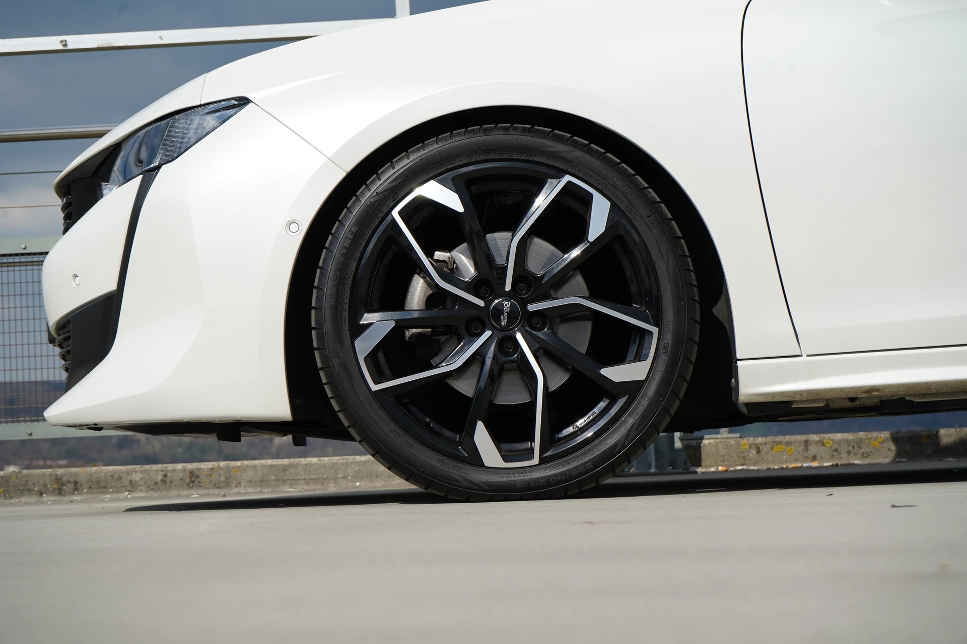 PEUGEOT 508 SW 1.2 PURE TECH ALLURE EAT8 l 130 PS-image-16