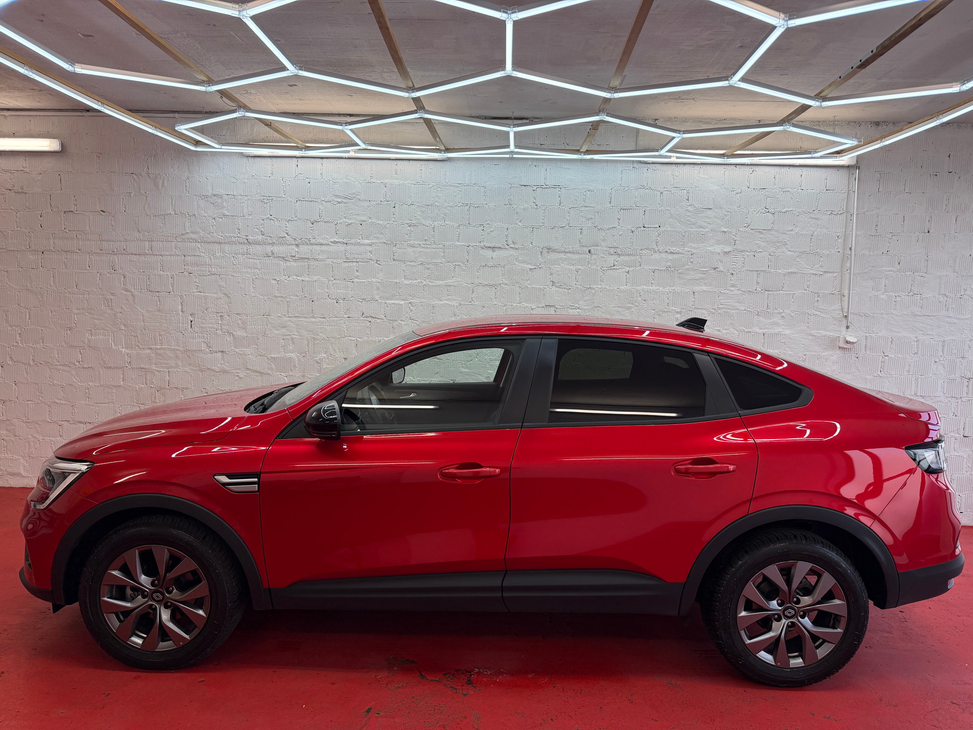 RENAULT ARKANA 1.3 TCe MHEV Evolution-showroom-element-2
