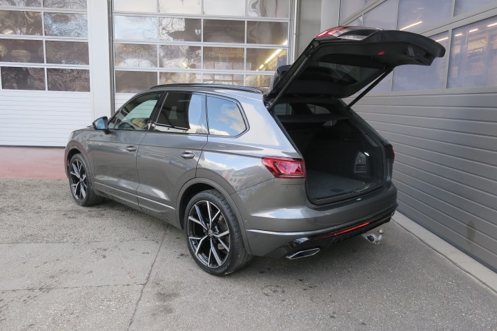 VW Touareg 3.0 TDI R-Line Tiptronic-image-5