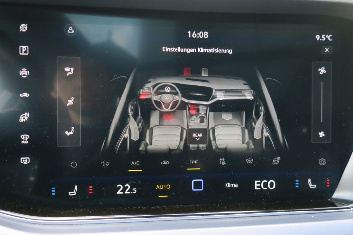 VW Touareg 3.0 TDI R-Line Tiptronic-image-13
