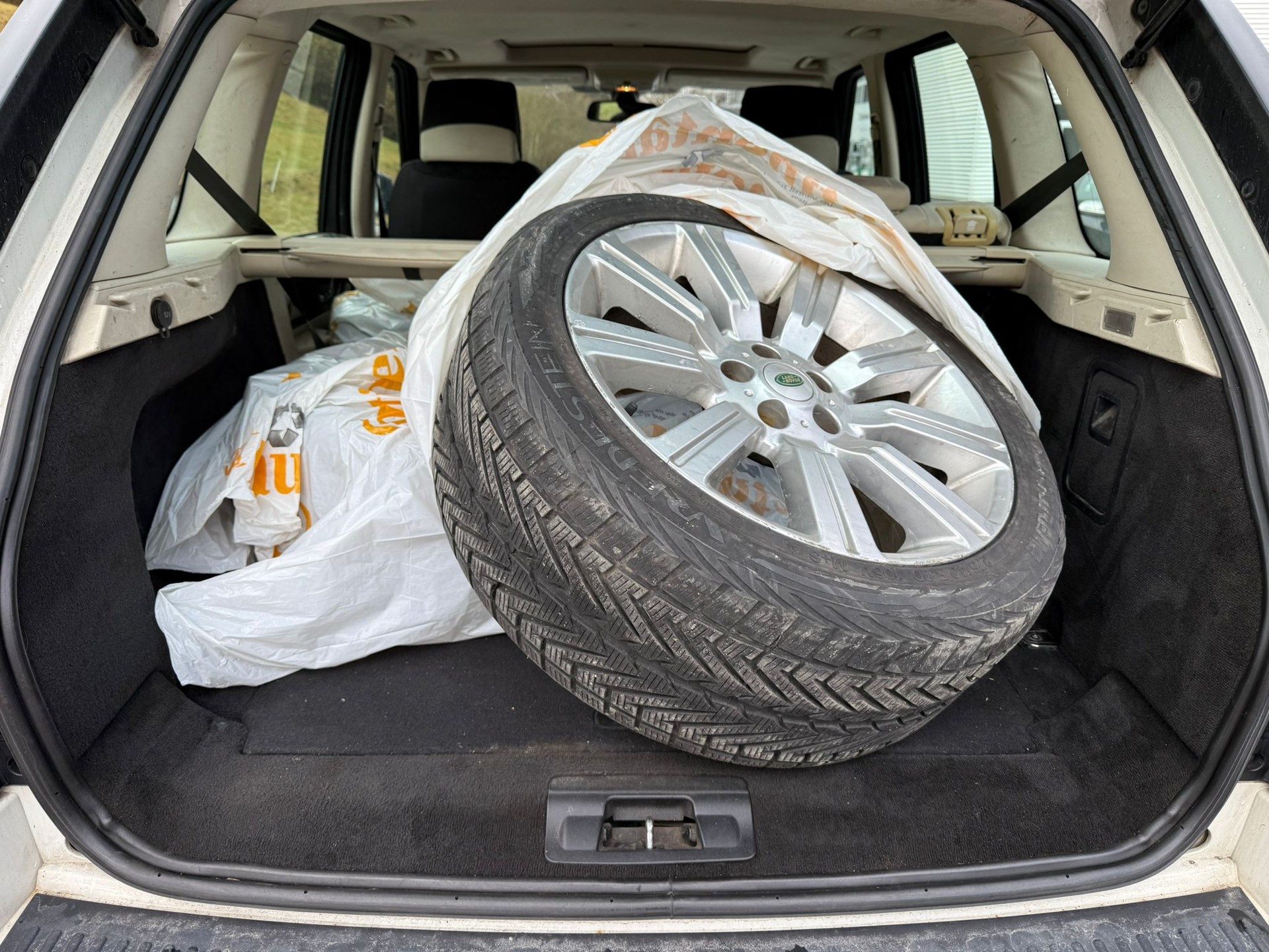 LAND ROVER 3.6 V8-image-10