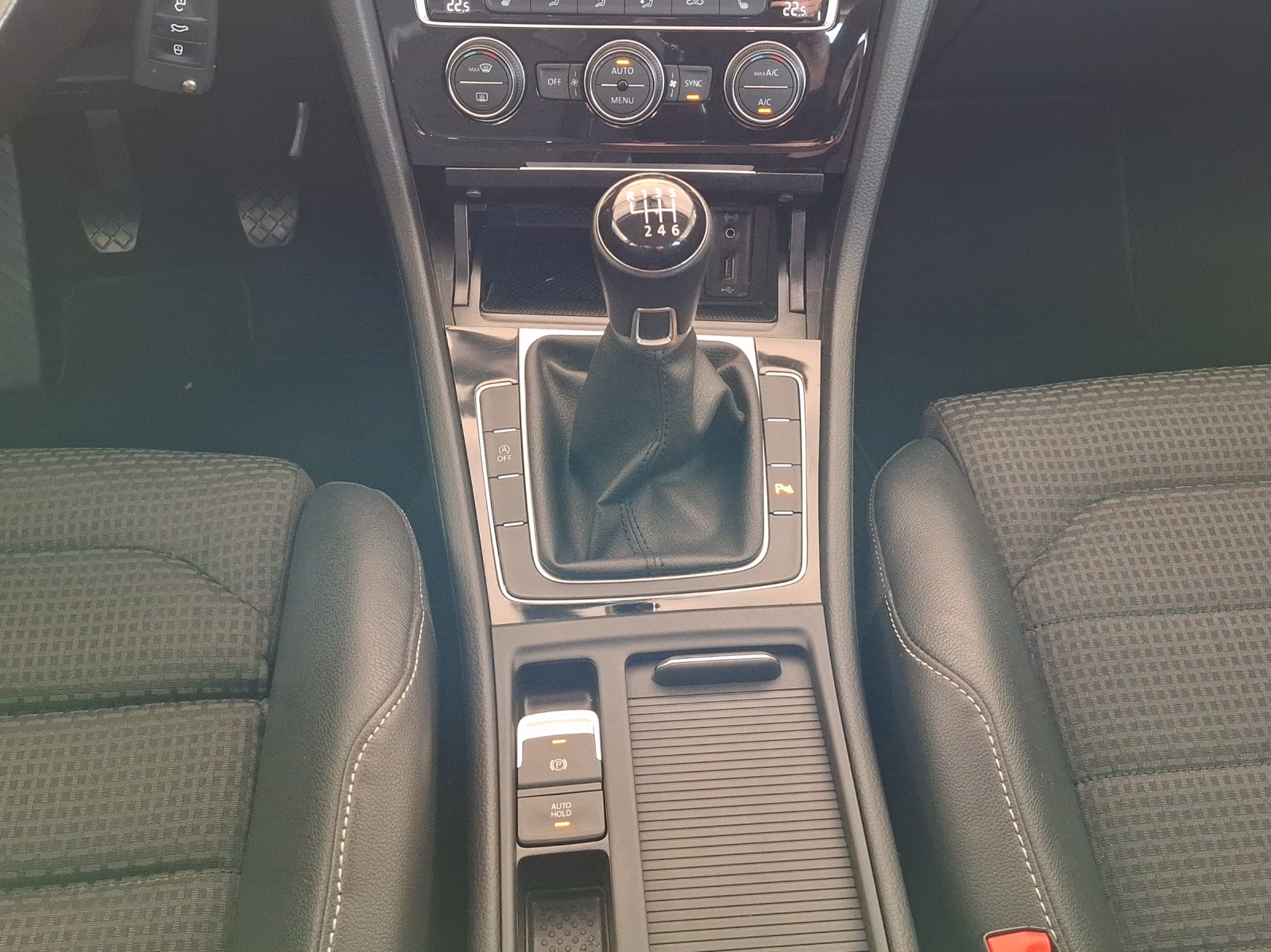 VW Golf 1.4 TSI Highline // 8-fach Aluminiumbereift // Bremsem hinten komplett NEU-image-12