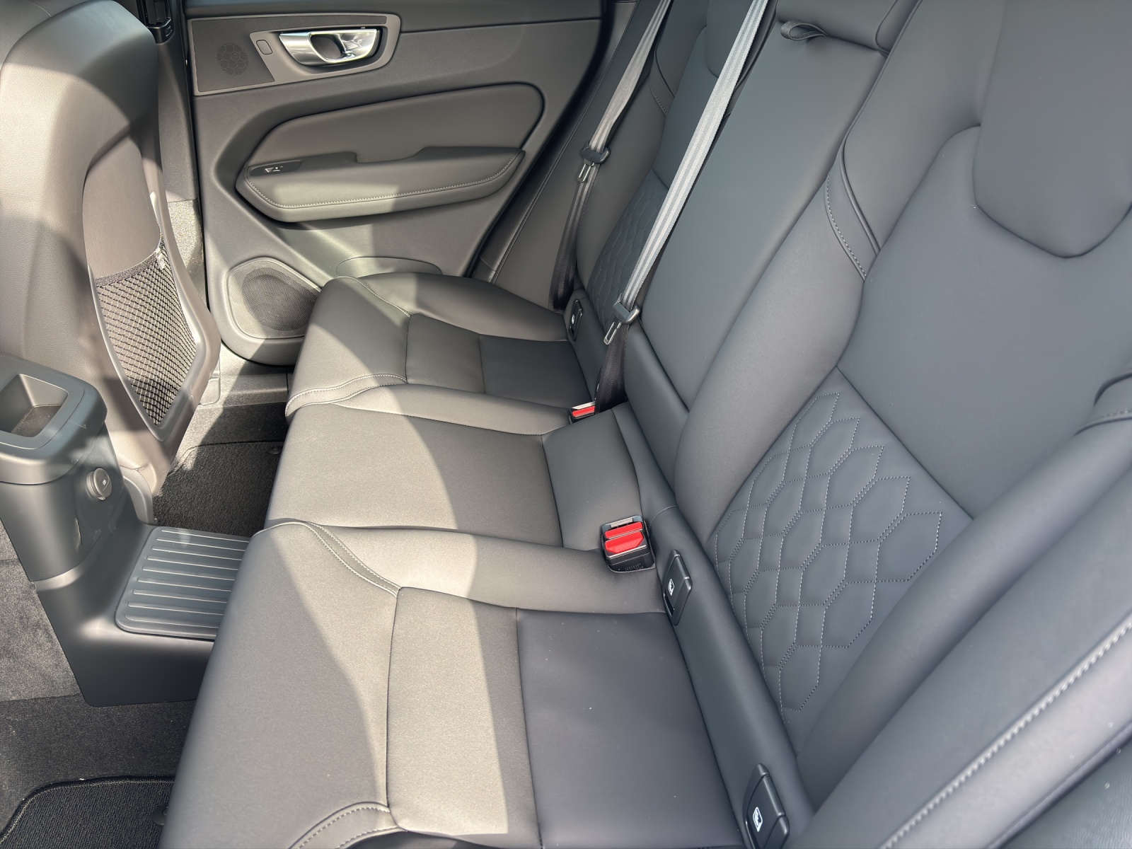 VOLVO XC60 2.0 T6 TE Plus Dark eAWD-image-8