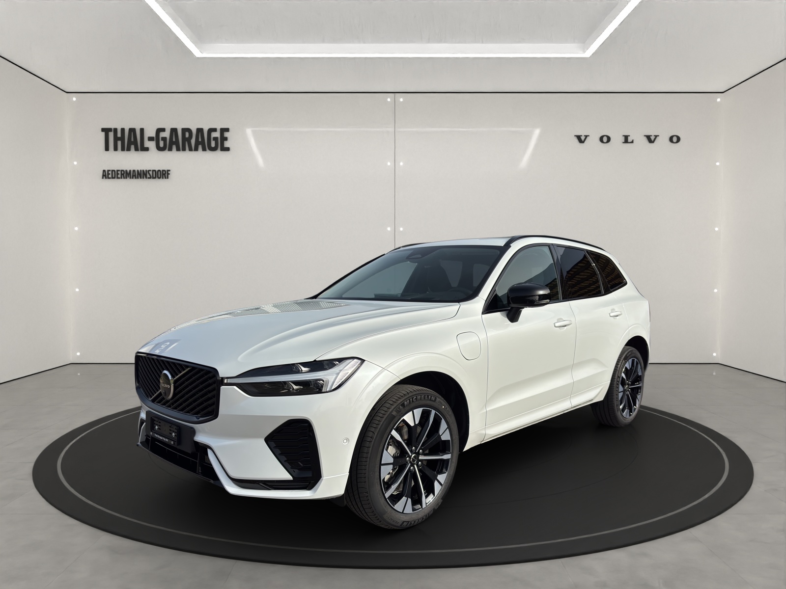 VOLVO XC60 2.0 T6 TE Plus Dark eAWD-image-0