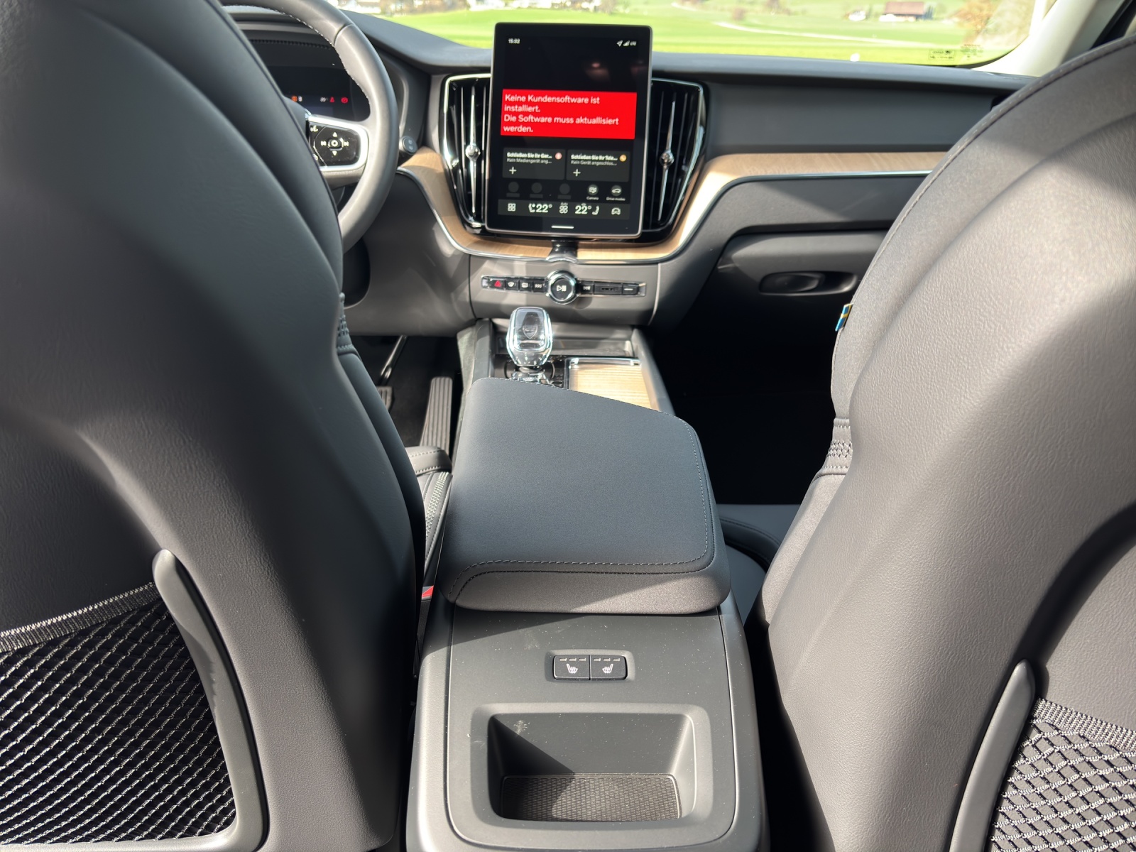 VOLVO XC60 2.0 T6 TE Plus Dark eAWD-image-11