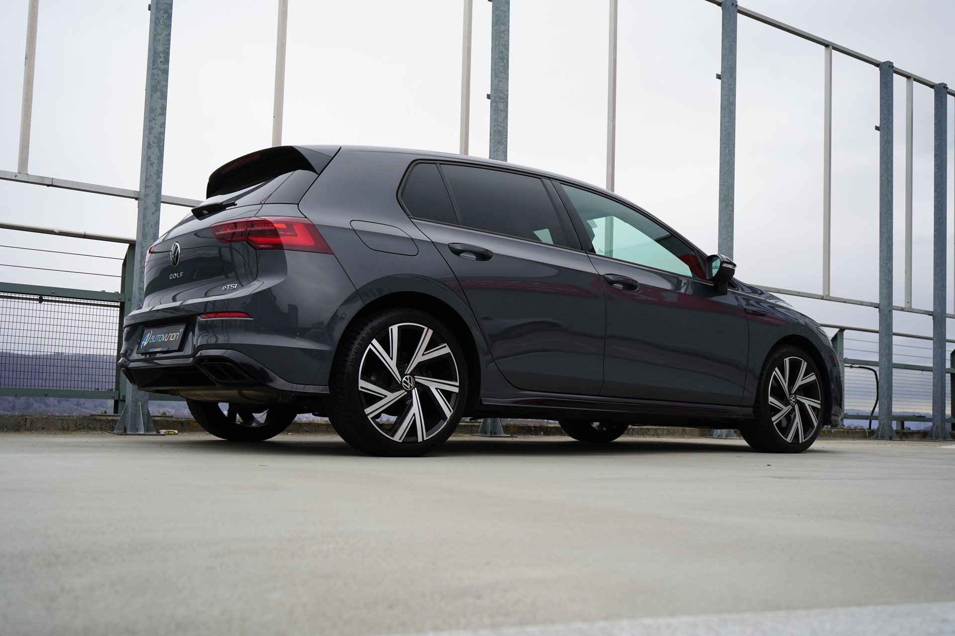 VW GOLF 1.5 eTSI mHEV ACT R-LINE BLACK DSG l 150 PS-image-7