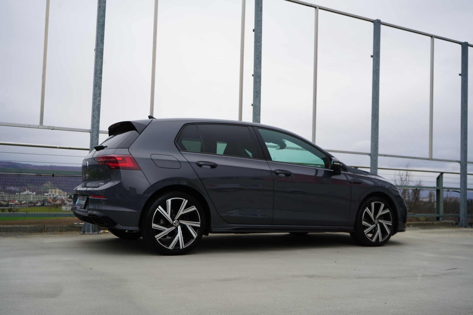 VW GOLF 1.5 eTSI mHEV ACT R-LINE BLACK DSG l 150 PS-image-9