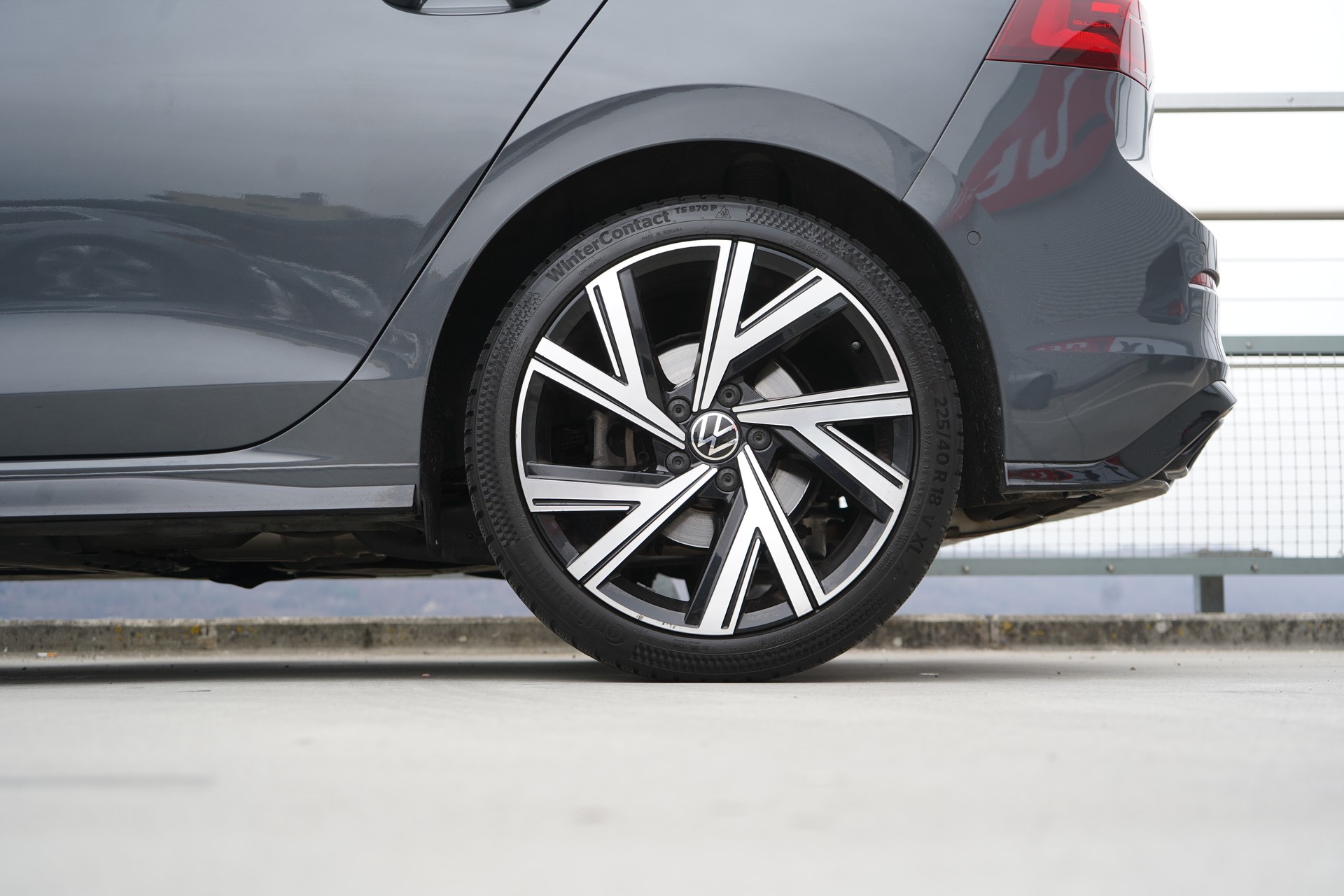 VW GOLF 1.5 eTSI mHEV ACT R-LINE BLACK DSG l 150 PS-image-19