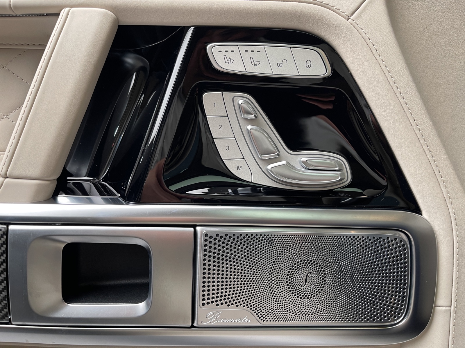 MERCEDES-BENZ G 63 AMG 9G-Tronic-image-12