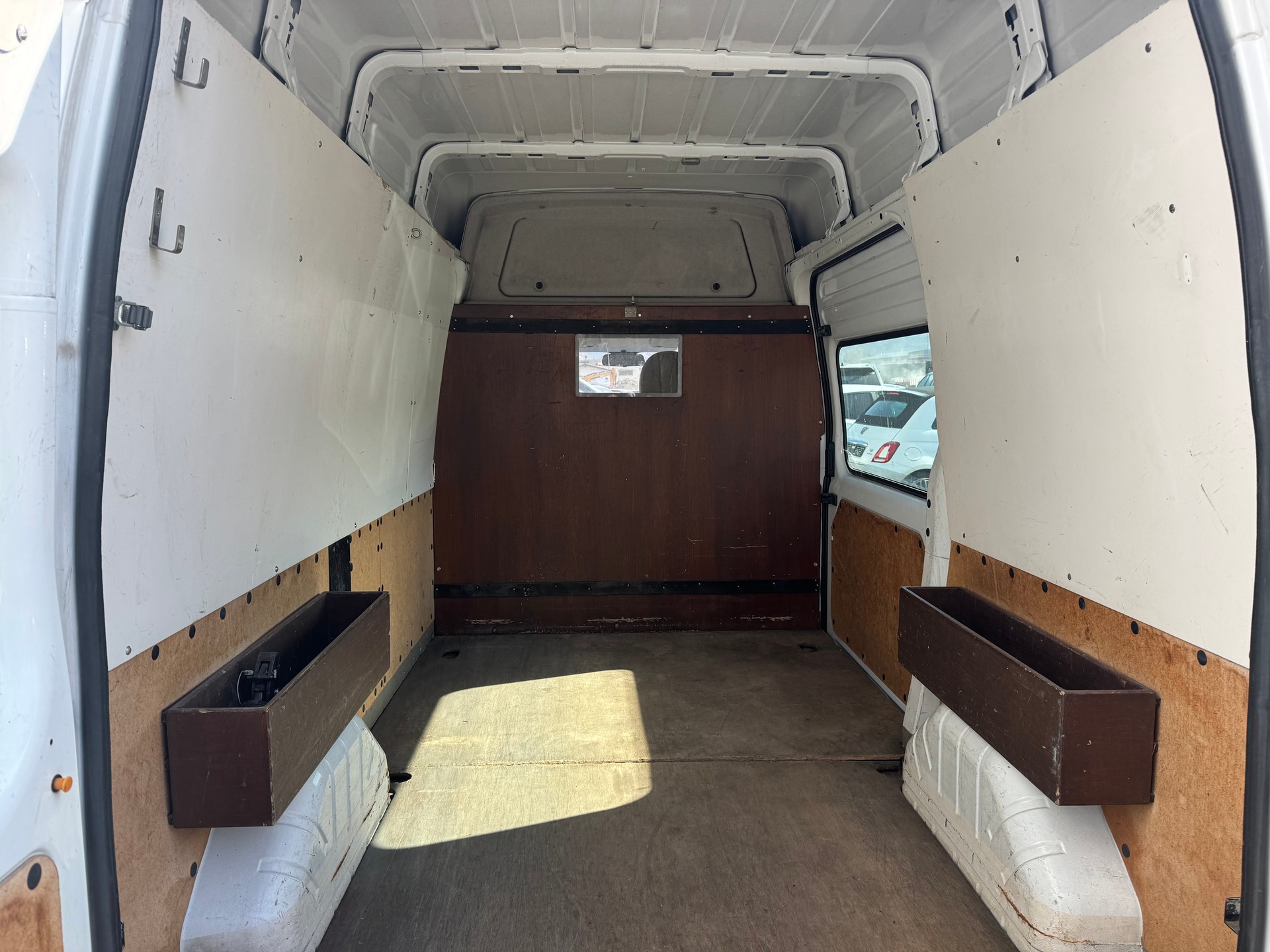 FORD Transit 2.2 TDCi 300 L-image-9